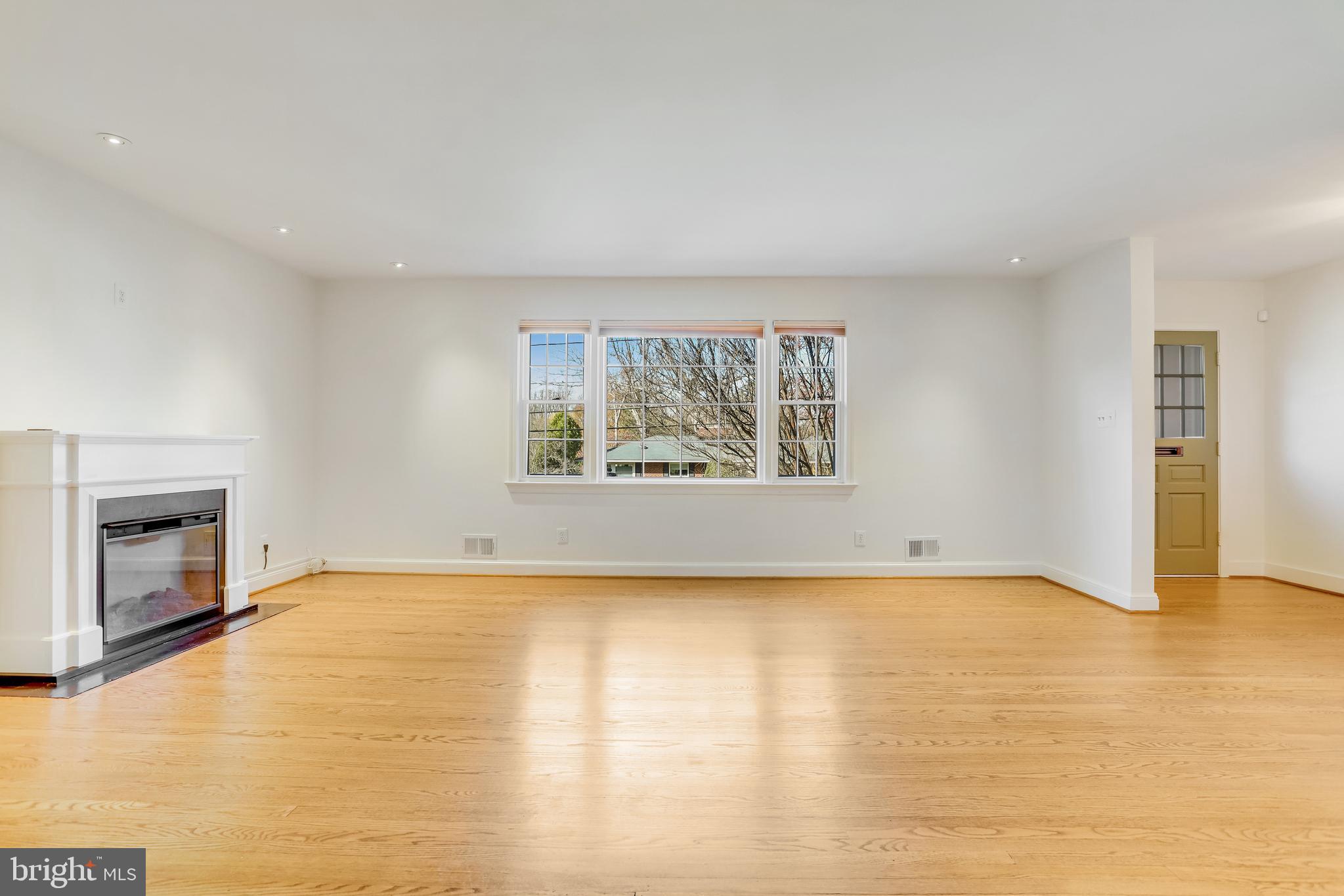 GOLF CLUB MANOR - Residential