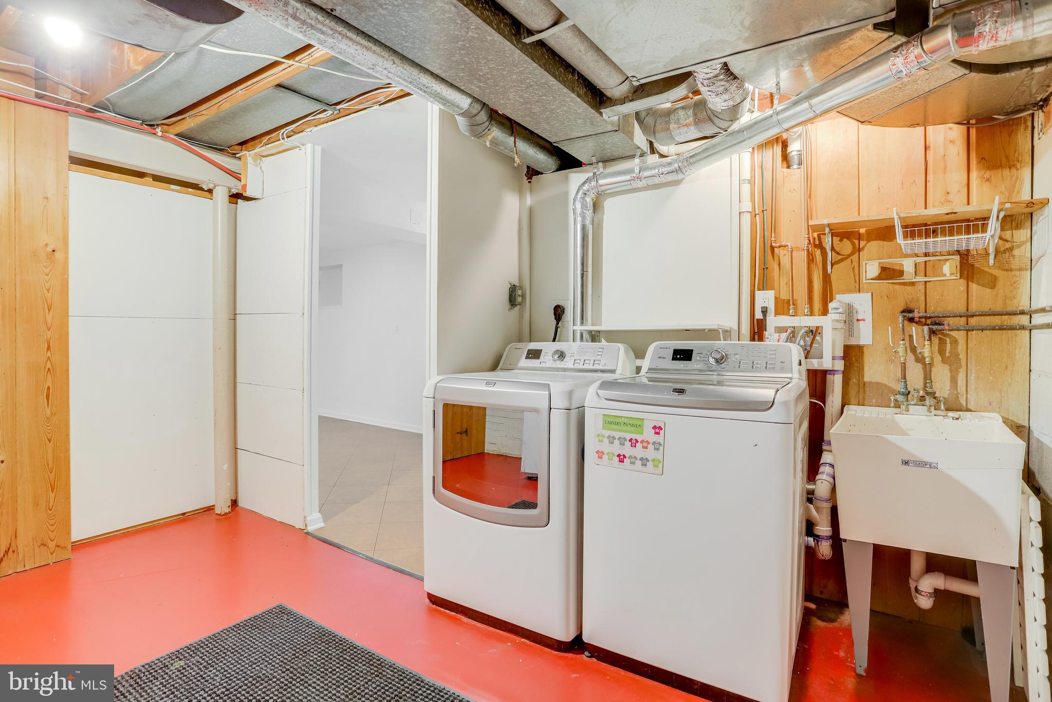 GOLF CLUB MANOR - Residential