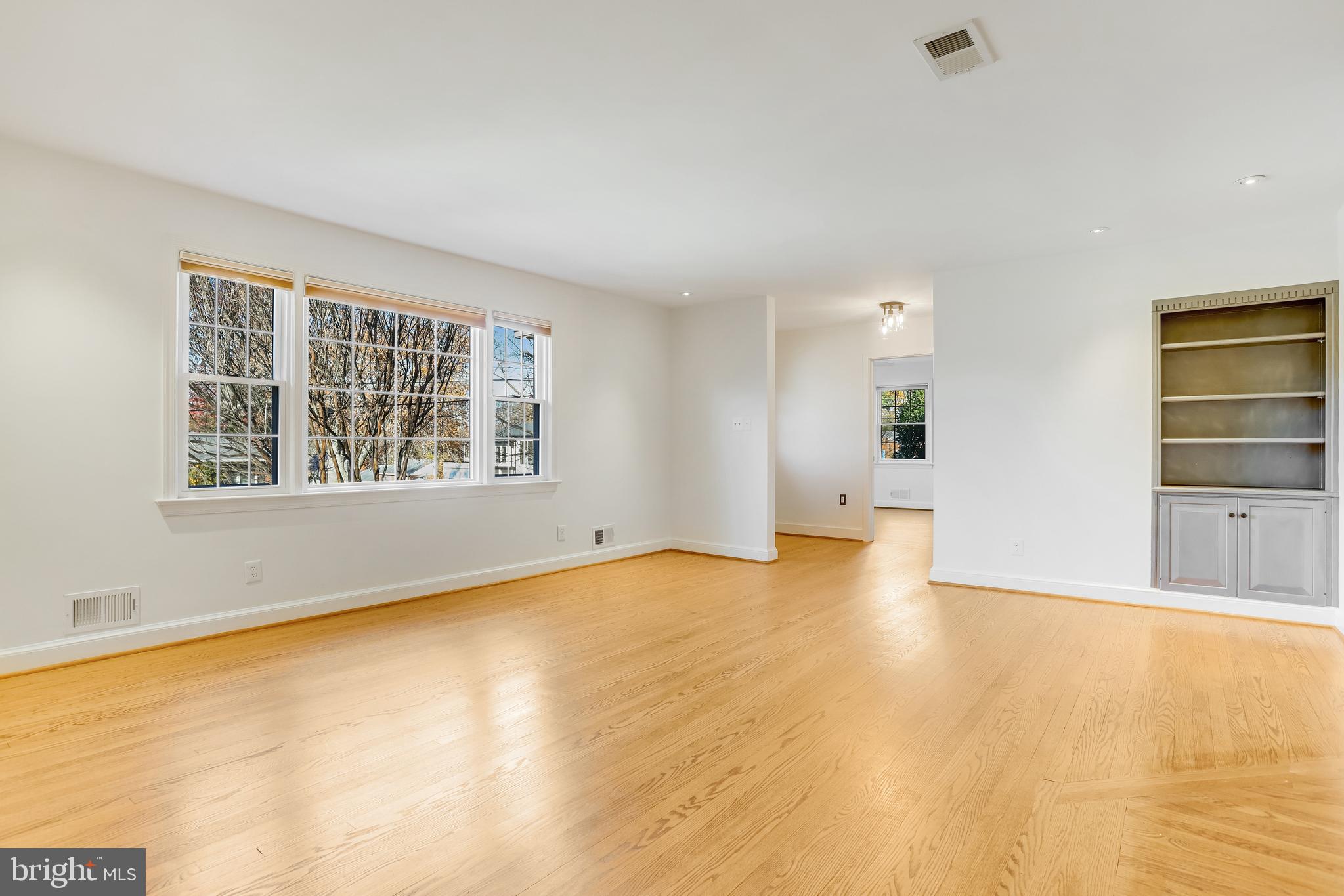 GOLF CLUB MANOR - Residential