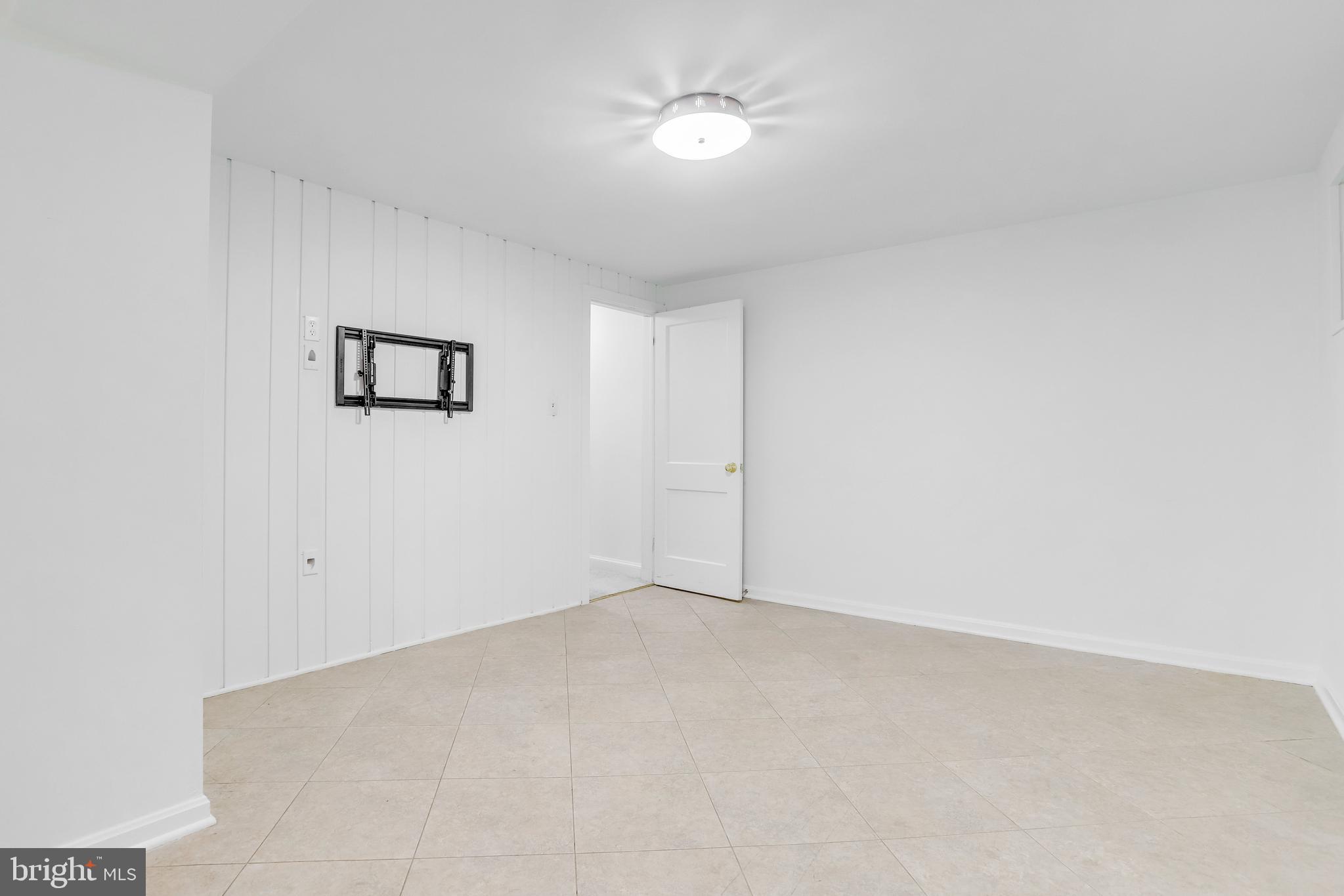 GOLF CLUB MANOR - Residential