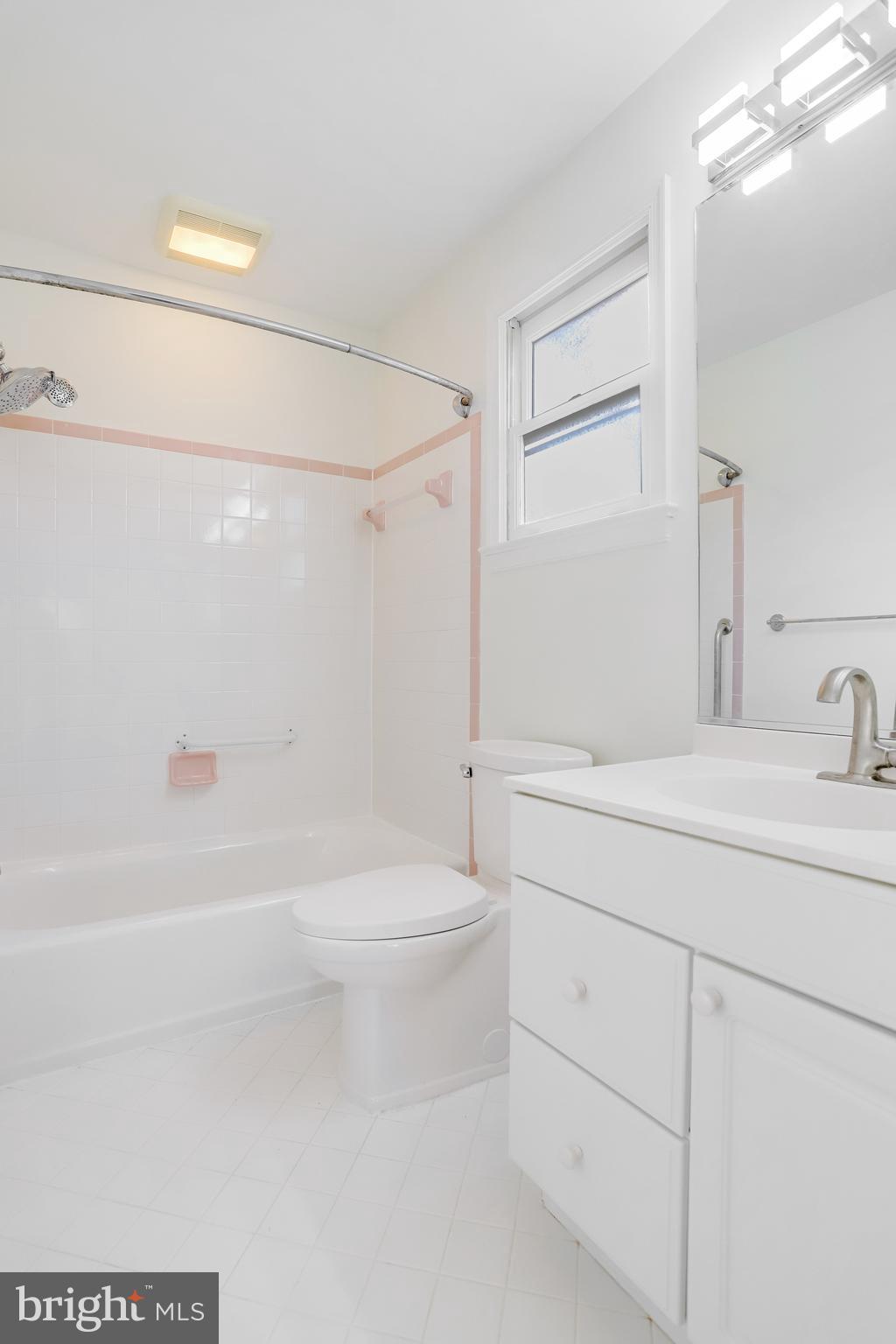 GOLF CLUB MANOR - Residential