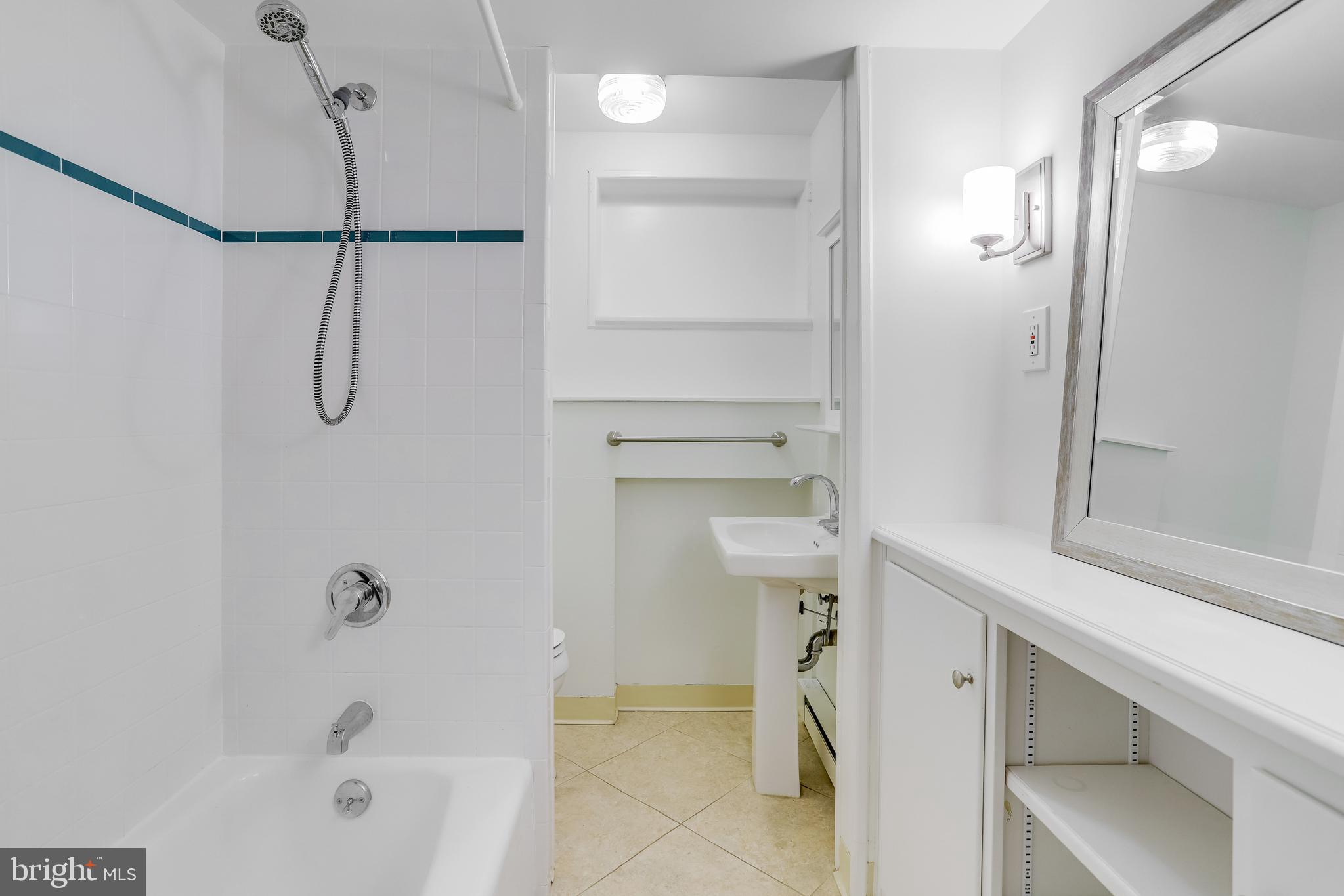 GOLF CLUB MANOR - Residential