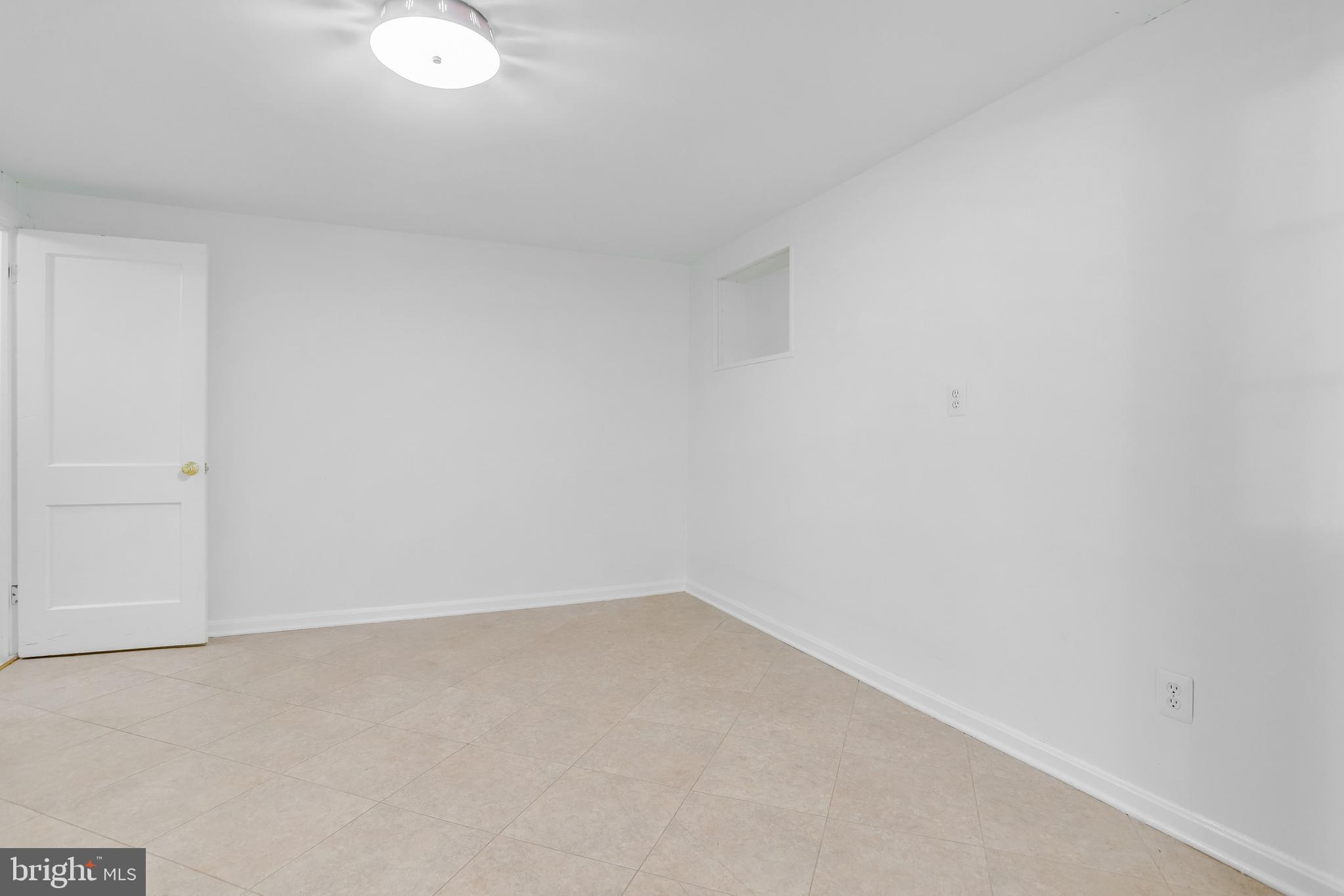 GOLF CLUB MANOR - Residential