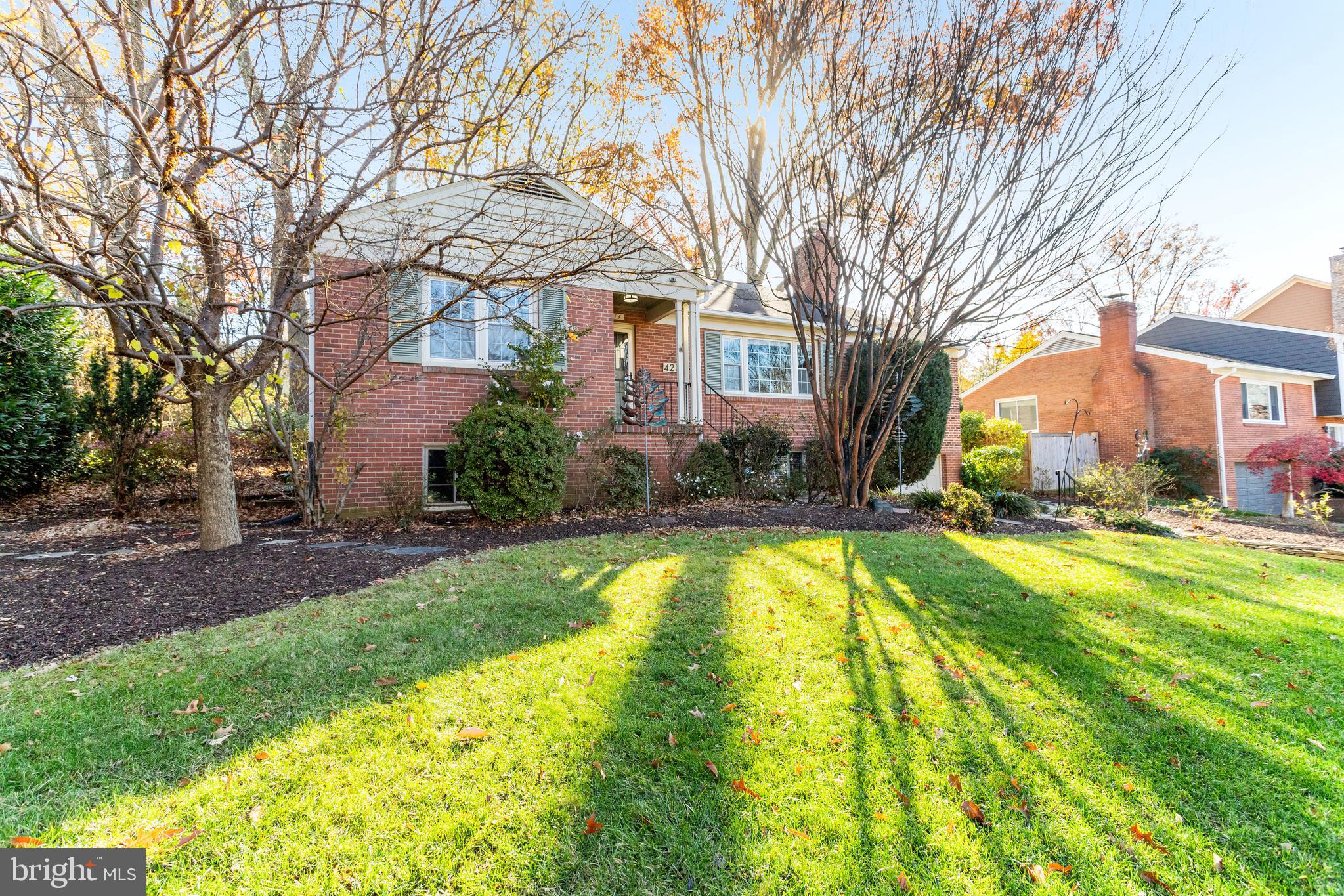 GOLF CLUB MANOR - Residential