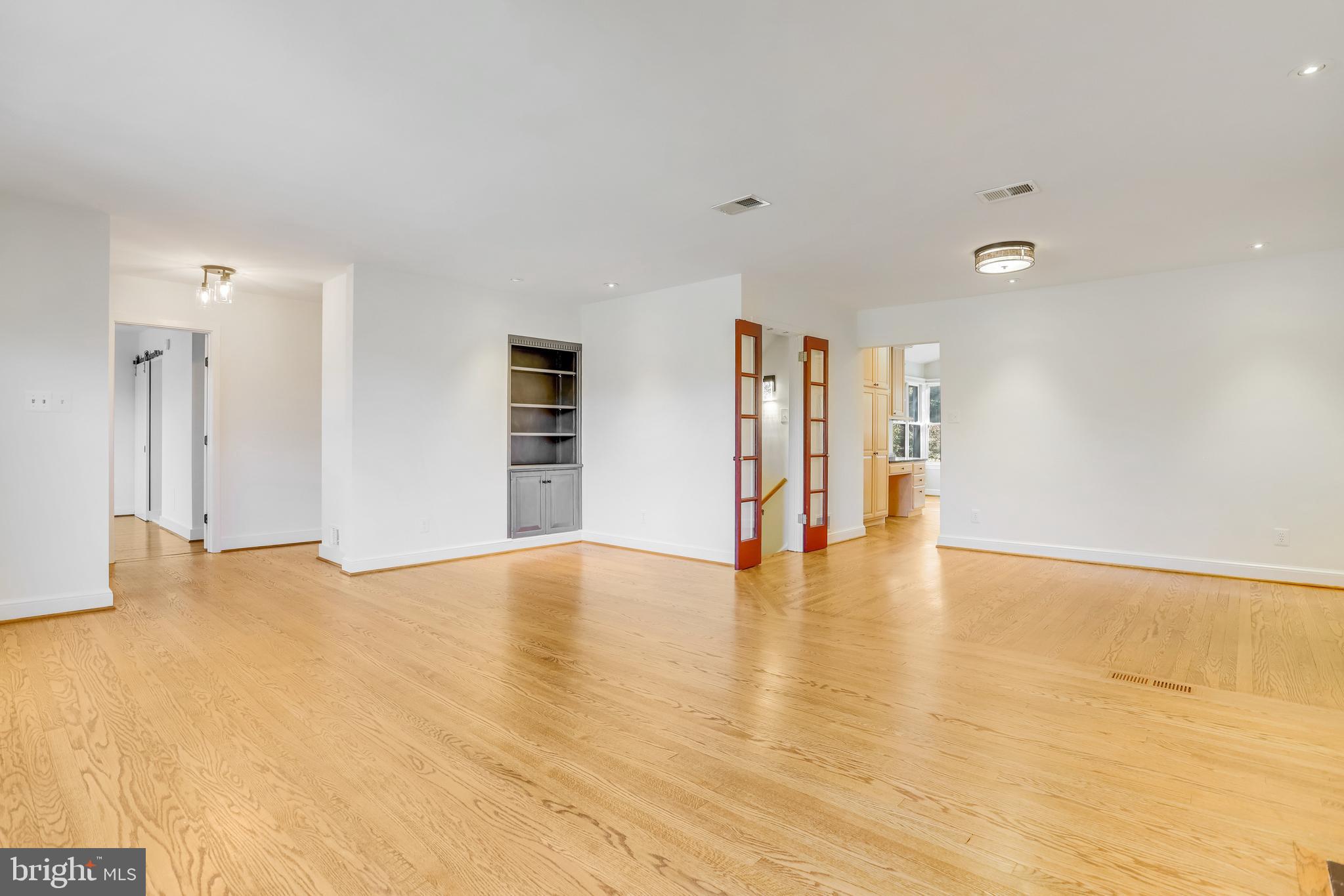 GOLF CLUB MANOR - Residential