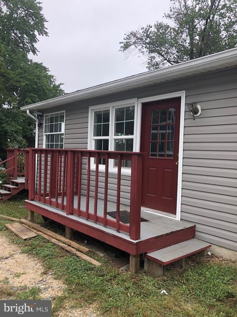 Homes For Sale - 7818 Renshaw Road<br/> PASADENA, MD 21122