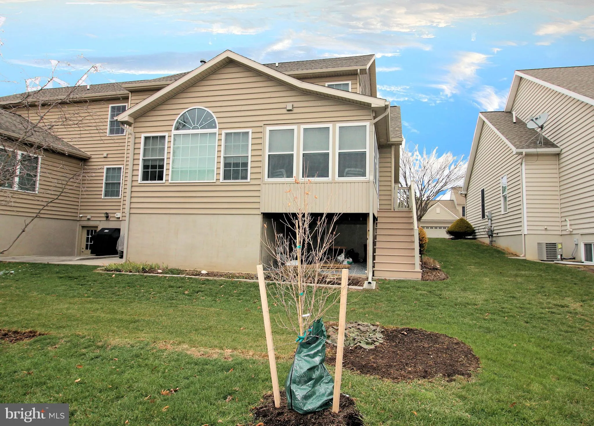 Mount Joy, Pennsylvania 17552, United States, 3 Bedrooms Bedrooms, ,3 BathroomsBathrooms,Residential,Pending,16517