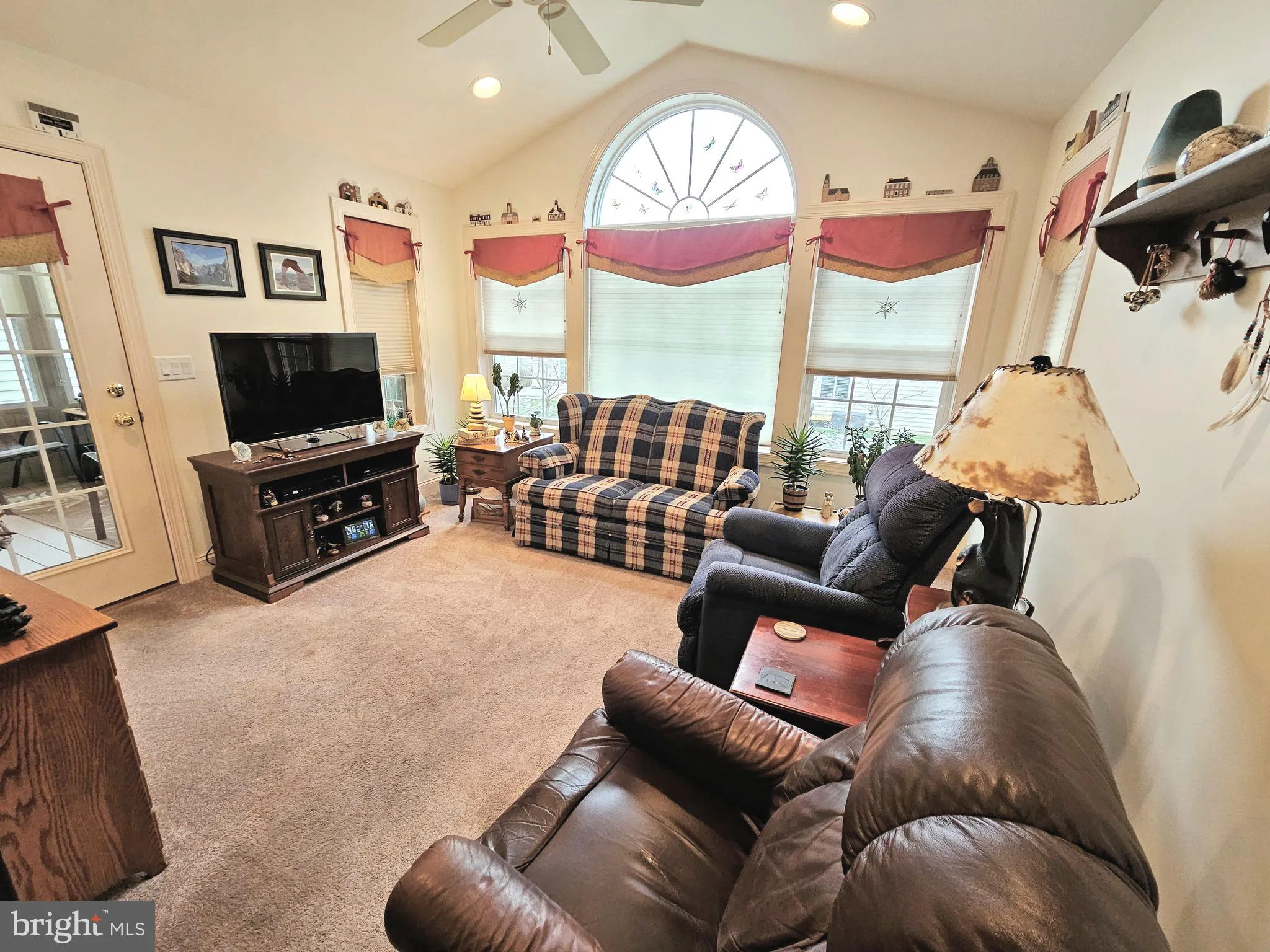 Mount Joy, Pennsylvania 17552, United States, 3 Bedrooms Bedrooms, ,3 BathroomsBathrooms,Residential,Pending,16517