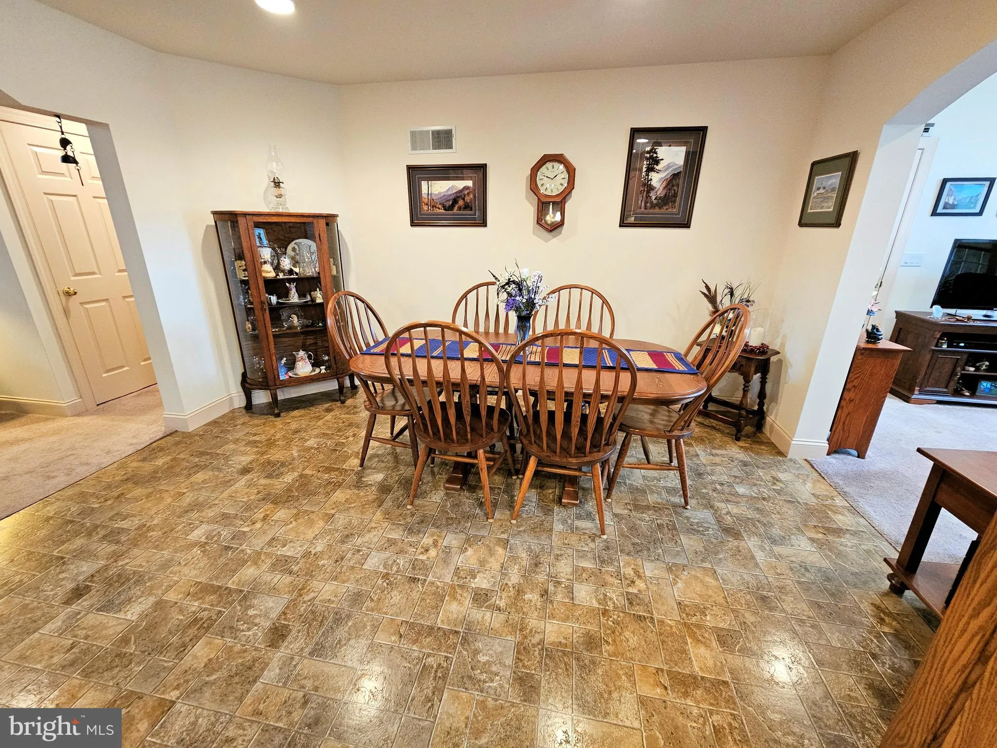 Mount Joy, Pennsylvania 17552, United States, 3 Bedrooms Bedrooms, ,3 BathroomsBathrooms,Residential,Pending,16517