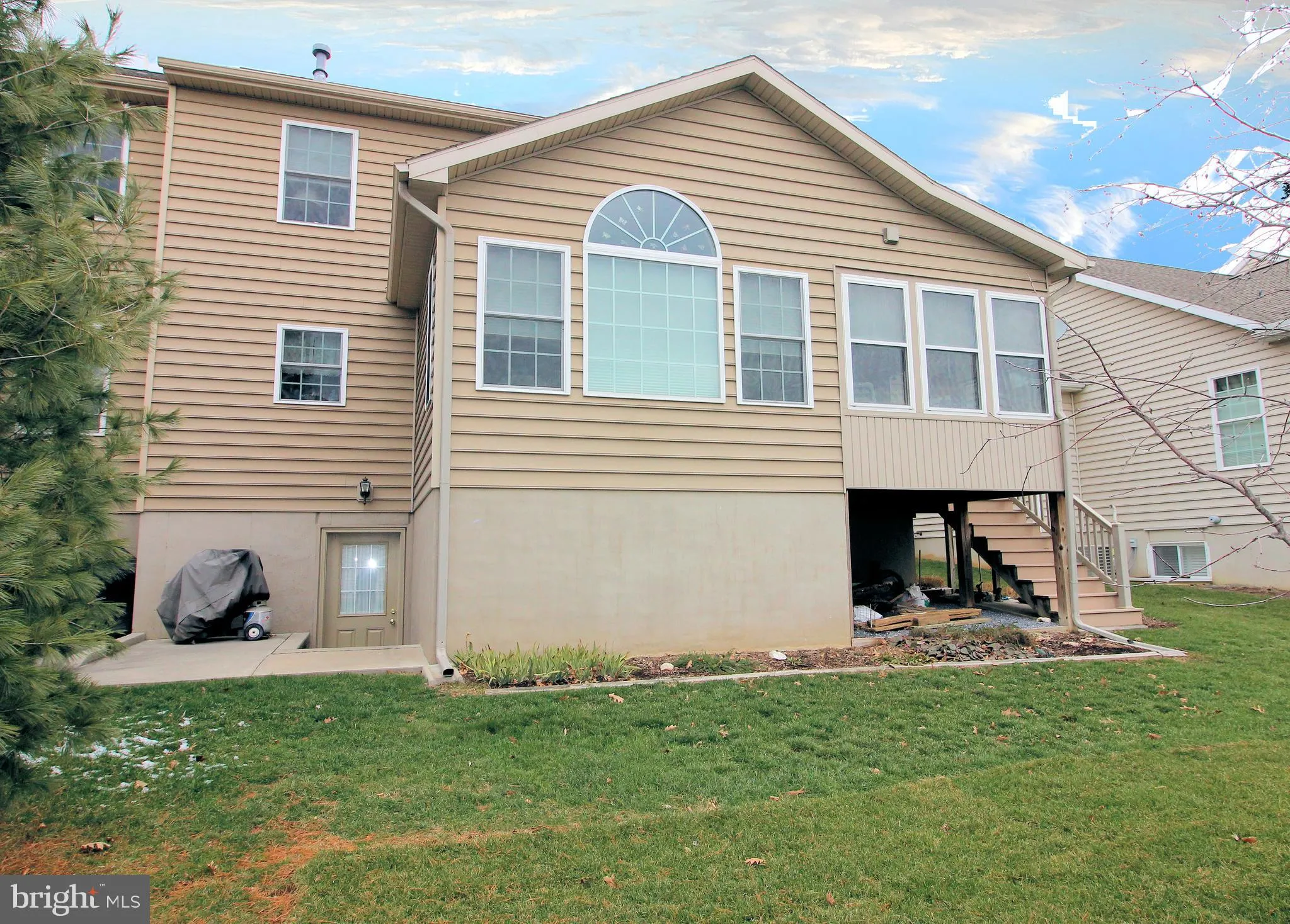 Mount Joy, Pennsylvania 17552, United States, 3 Bedrooms Bedrooms, ,3 BathroomsBathrooms,Residential,Pending,16517