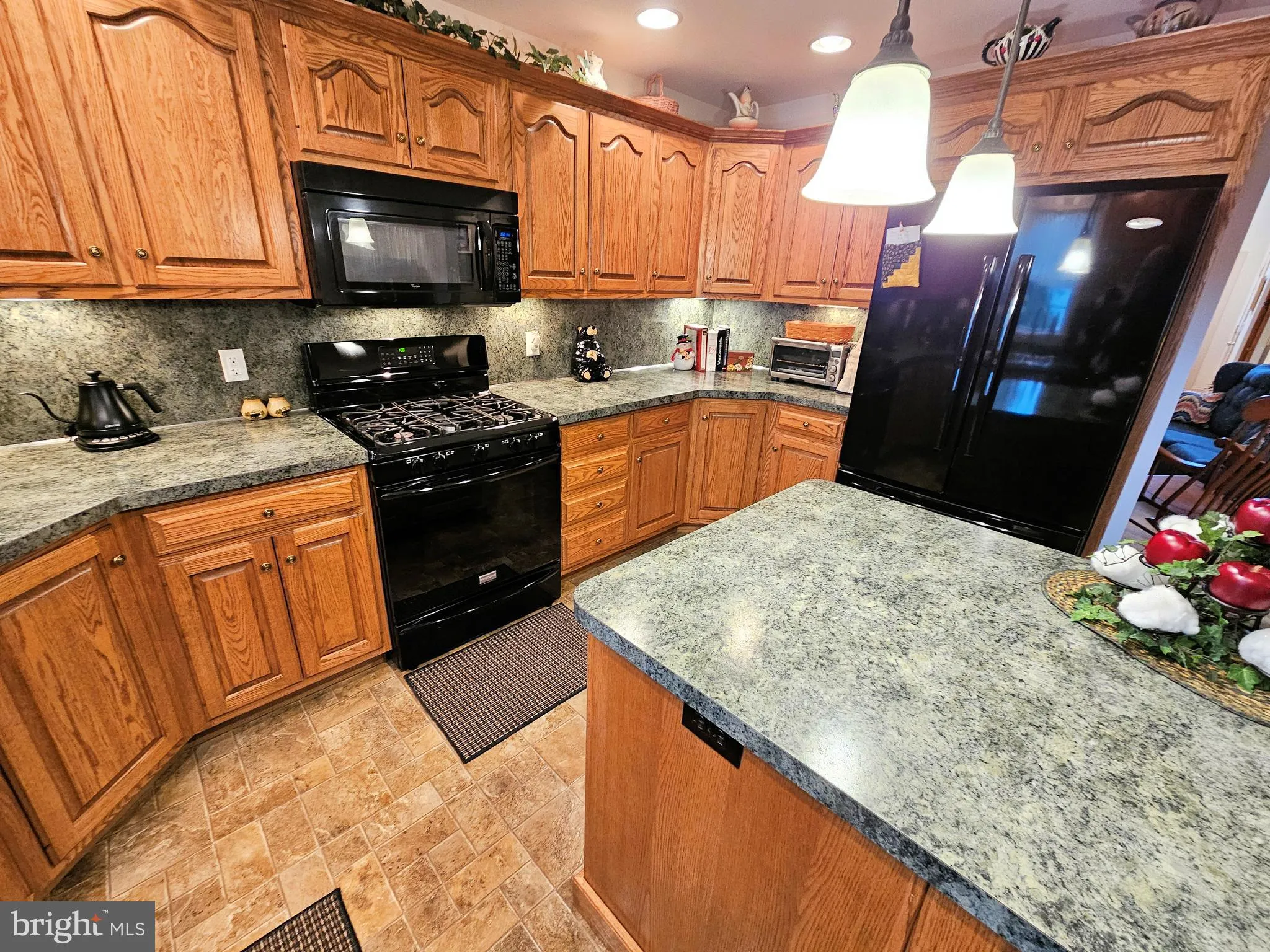 Mount Joy, Pennsylvania 17552, United States, 3 Bedrooms Bedrooms, ,3 BathroomsBathrooms,Residential,Pending,16517