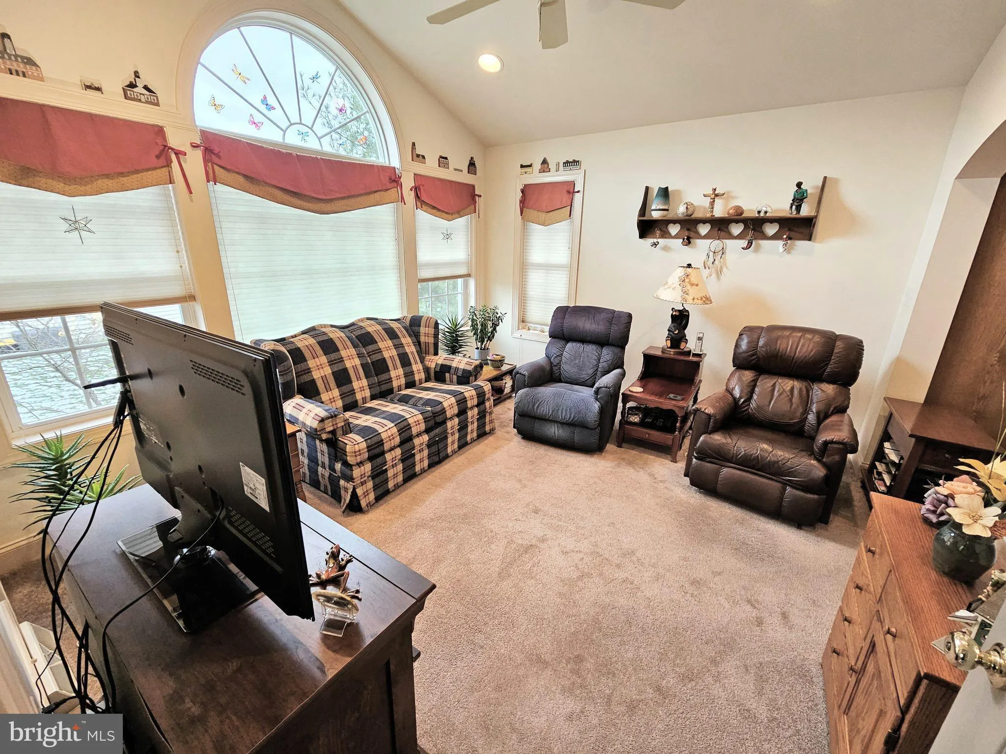 Mount Joy, Pennsylvania 17552, United States, 3 Bedrooms Bedrooms, ,3 BathroomsBathrooms,Residential,Pending,16517