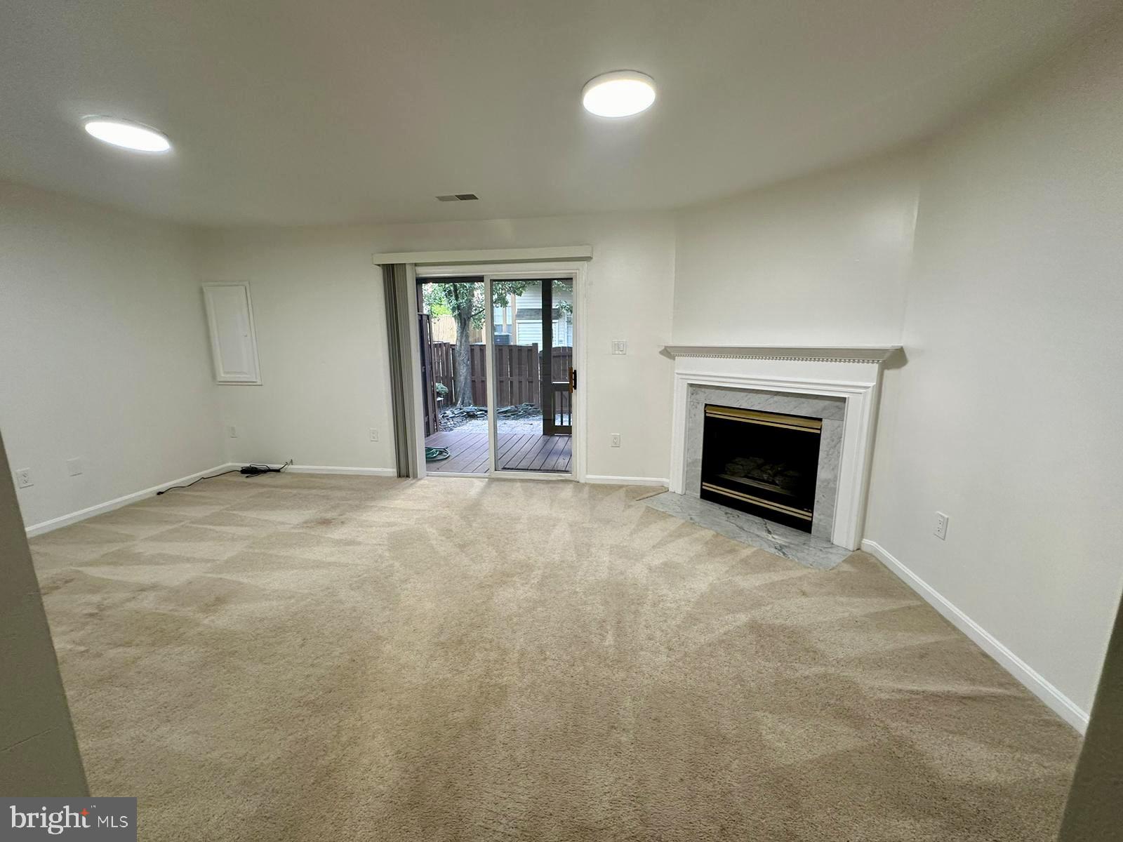 GUNSTON CORNER - Residential Lease