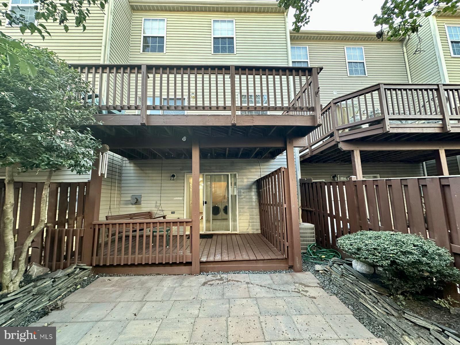 GUNSTON CORNER - Residential Lease