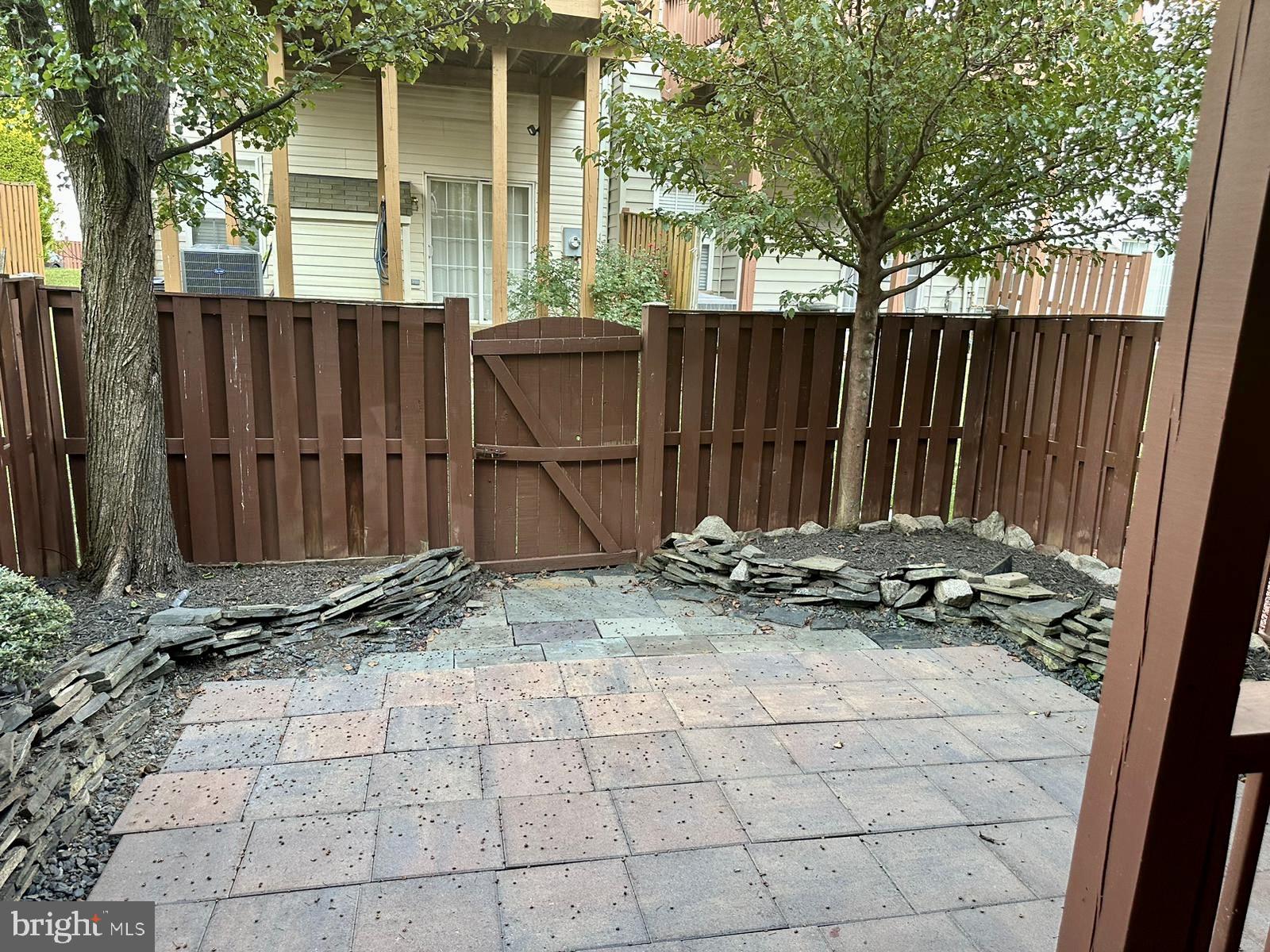 GUNSTON CORNER - Residential Lease