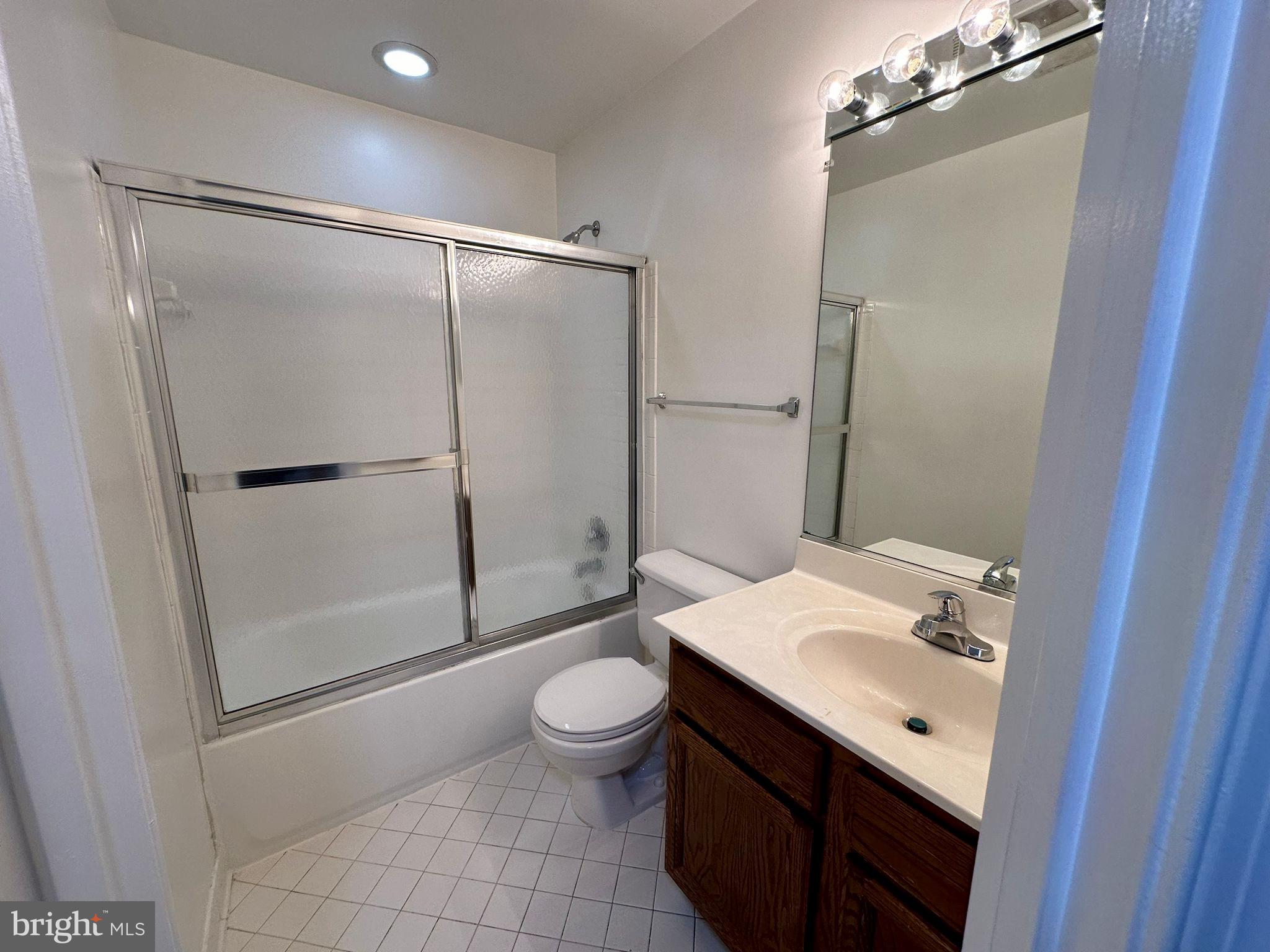 GUNSTON CORNER - Residential Lease