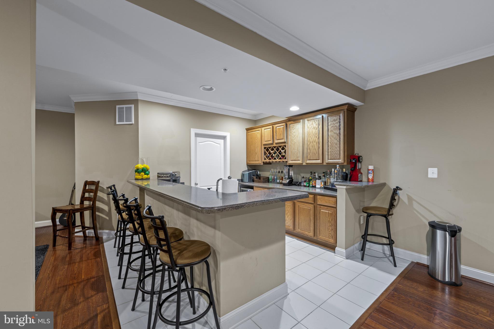 BEACH TREE - Residential Lease