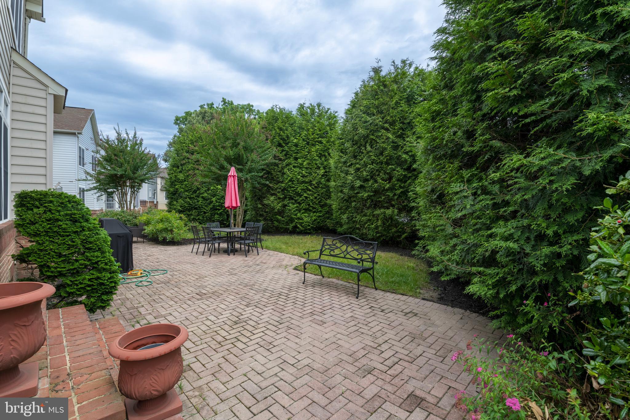 BEACH TREE - Residential Lease