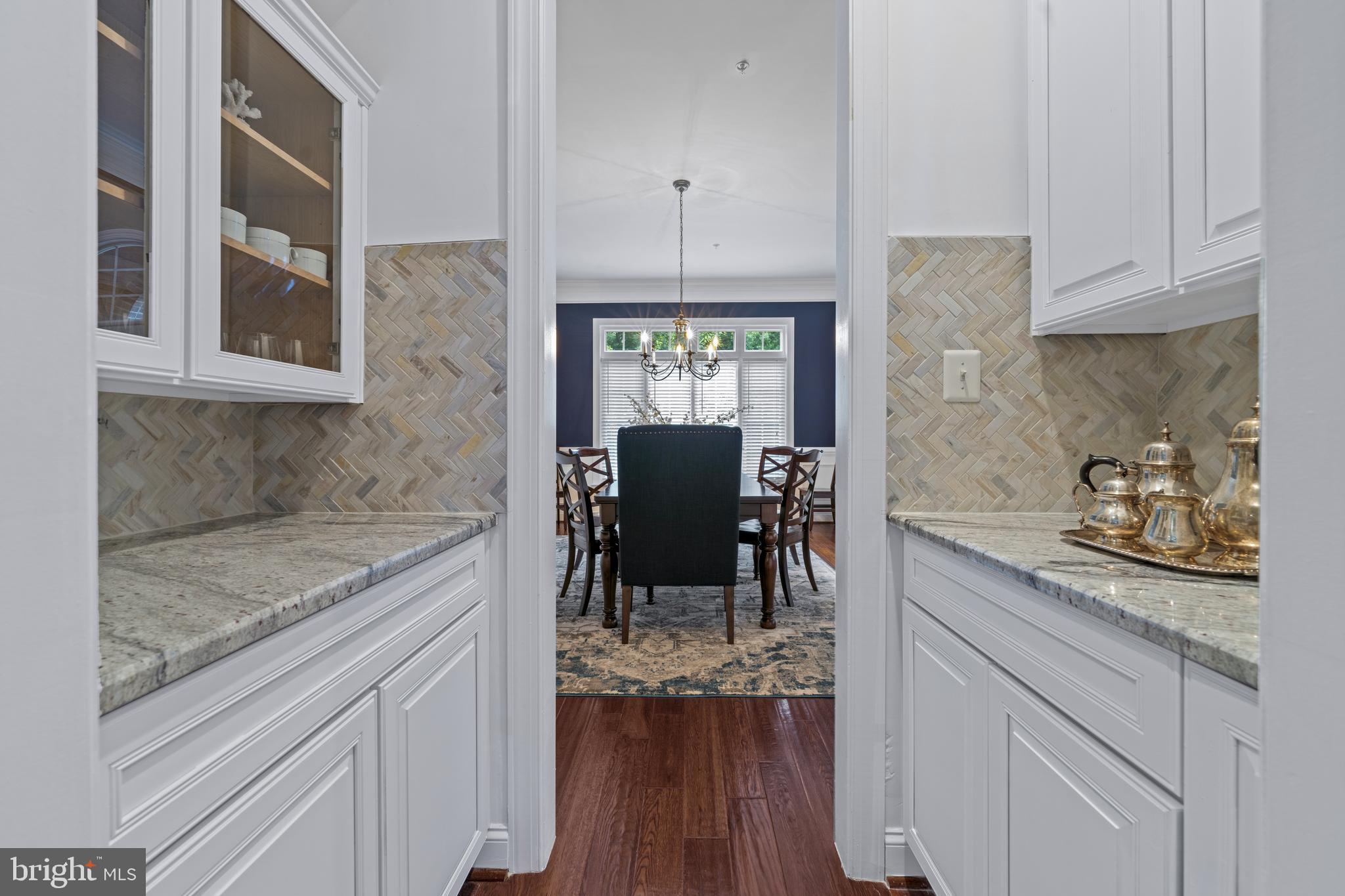 BEACH TREE - Residential Lease