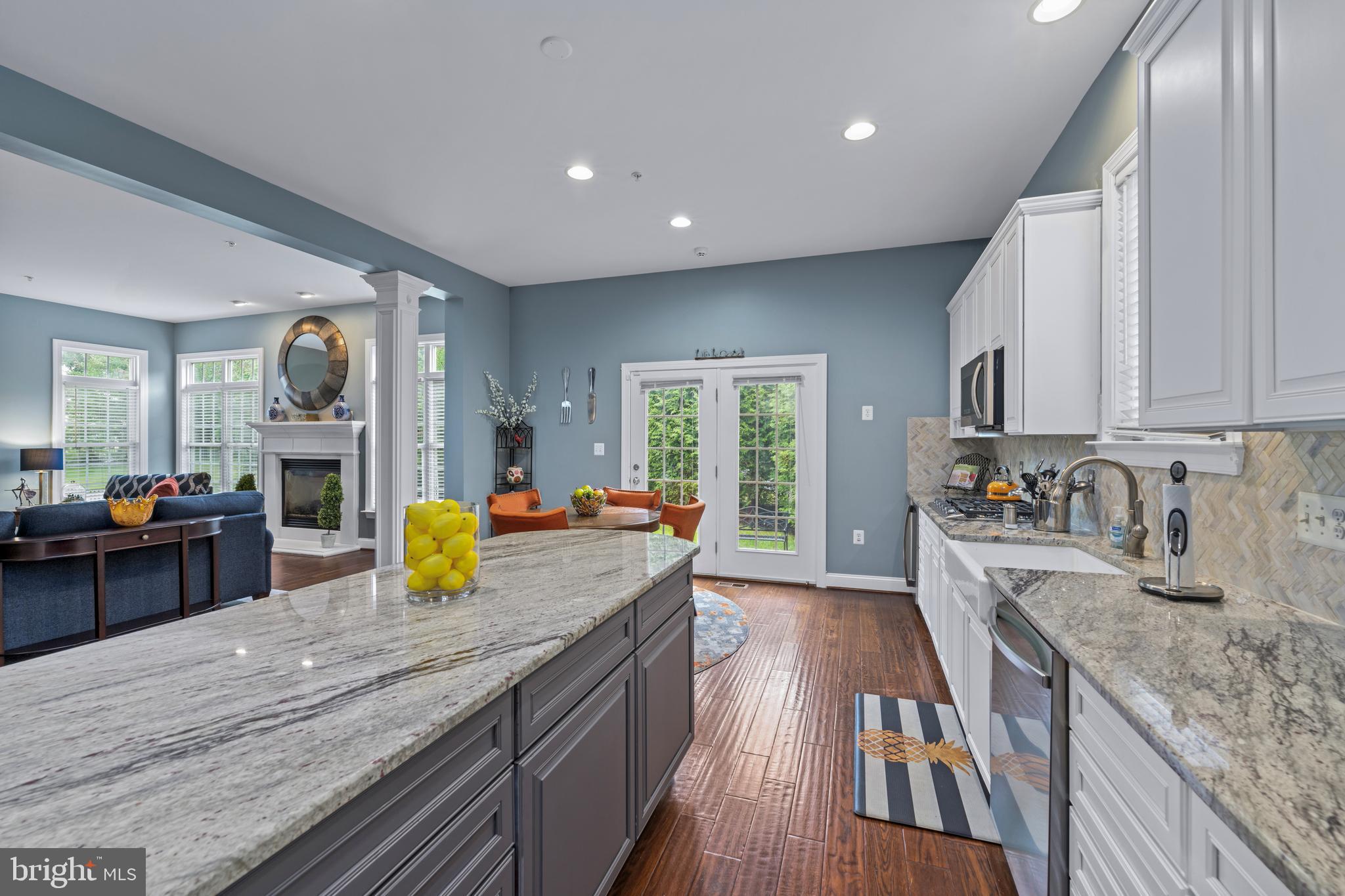 BEACH TREE - Residential Lease