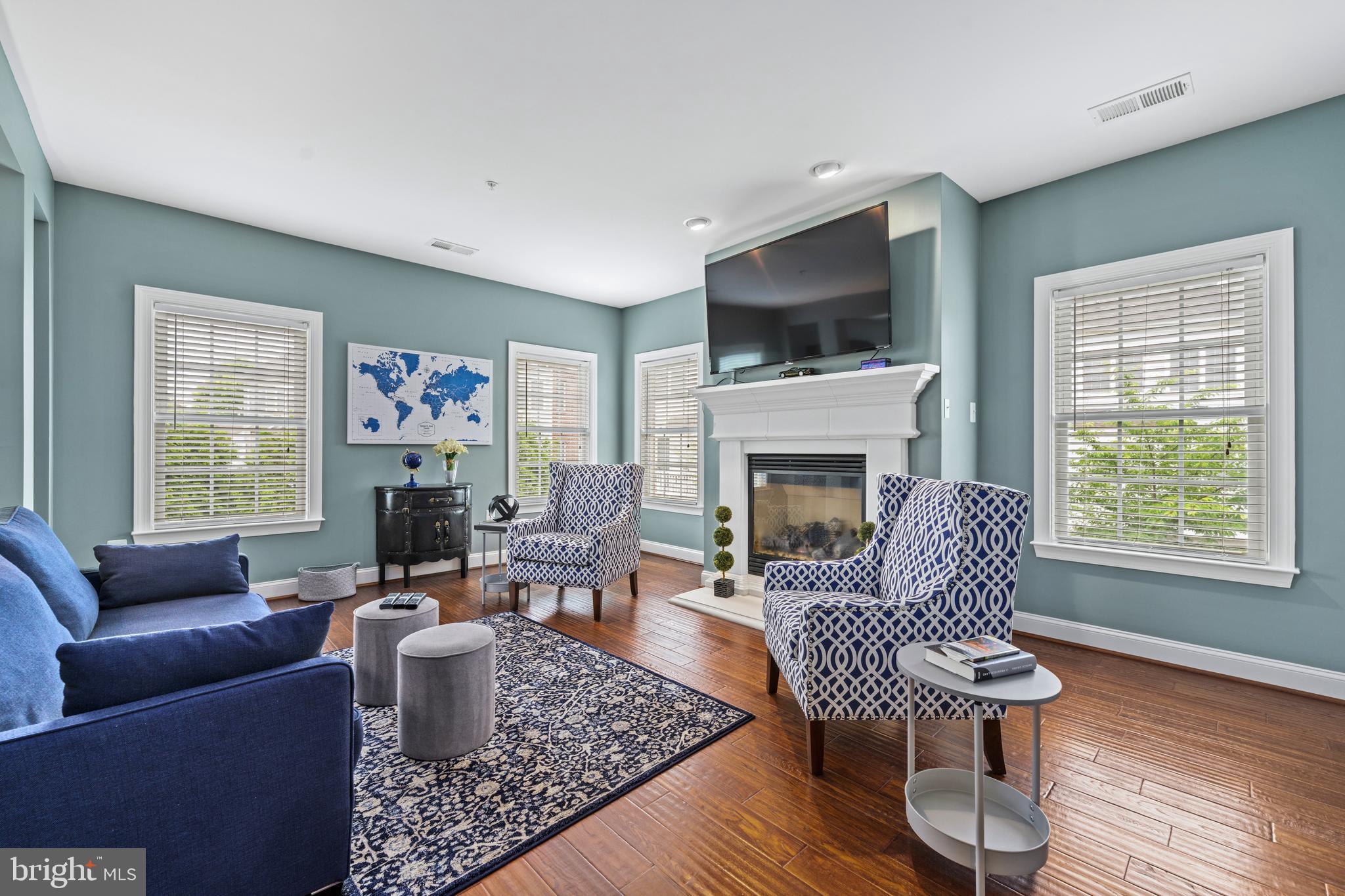 BEACH TREE - Residential Lease