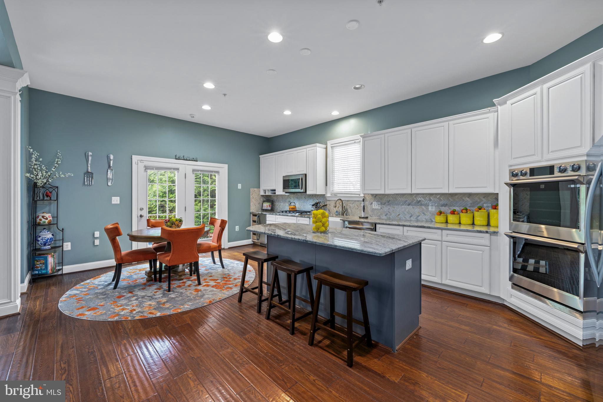 BEACH TREE - Residential Lease