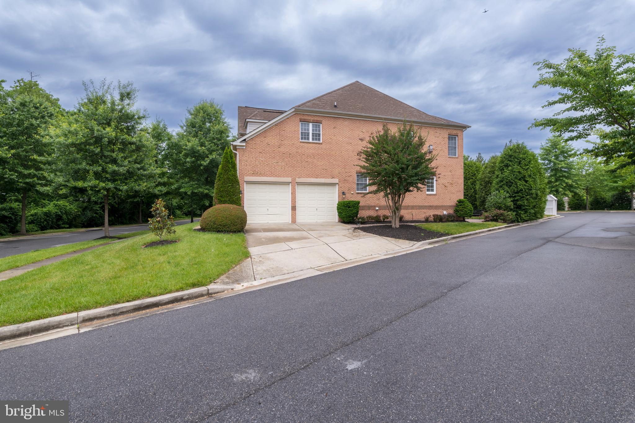 BEACH TREE - Residential Lease