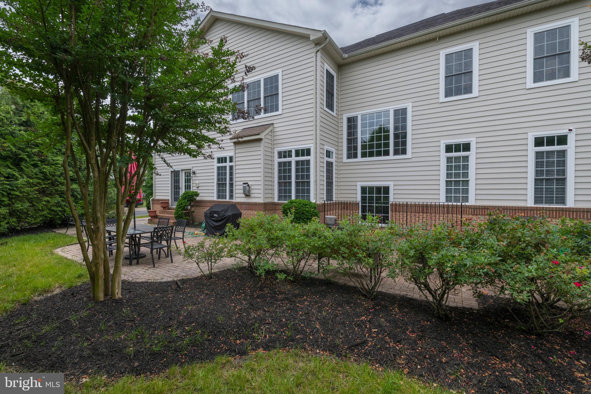 BEACH TREE - Residential Lease