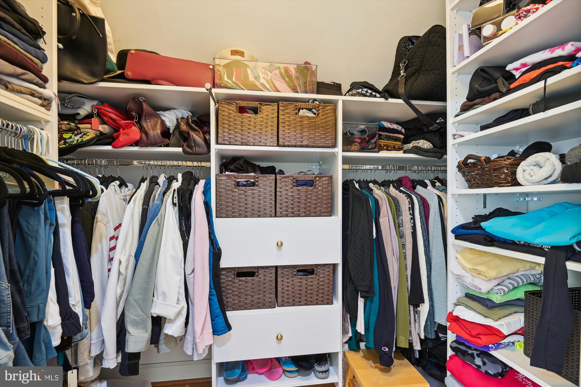 JENNA ESTATES - Residential