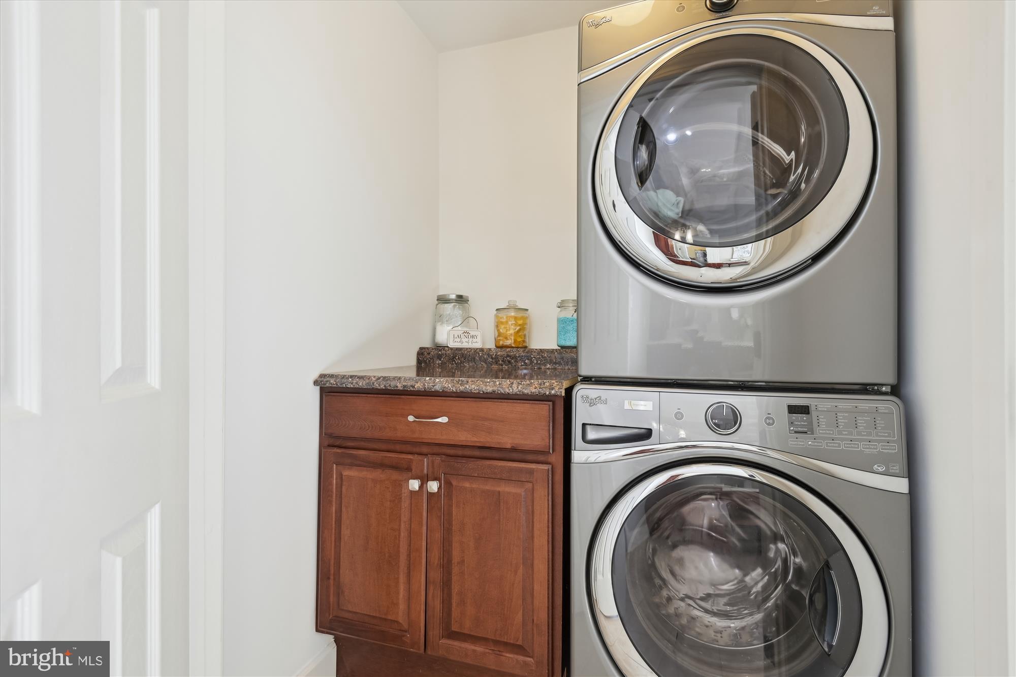 JENNA ESTATES - Residential