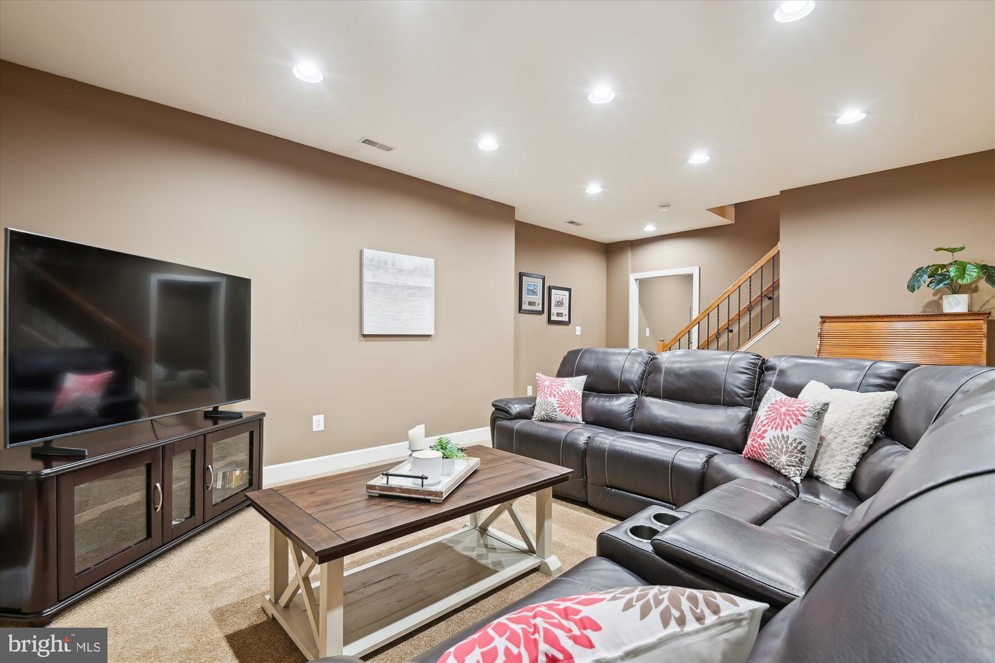 JENNA ESTATES - Residential