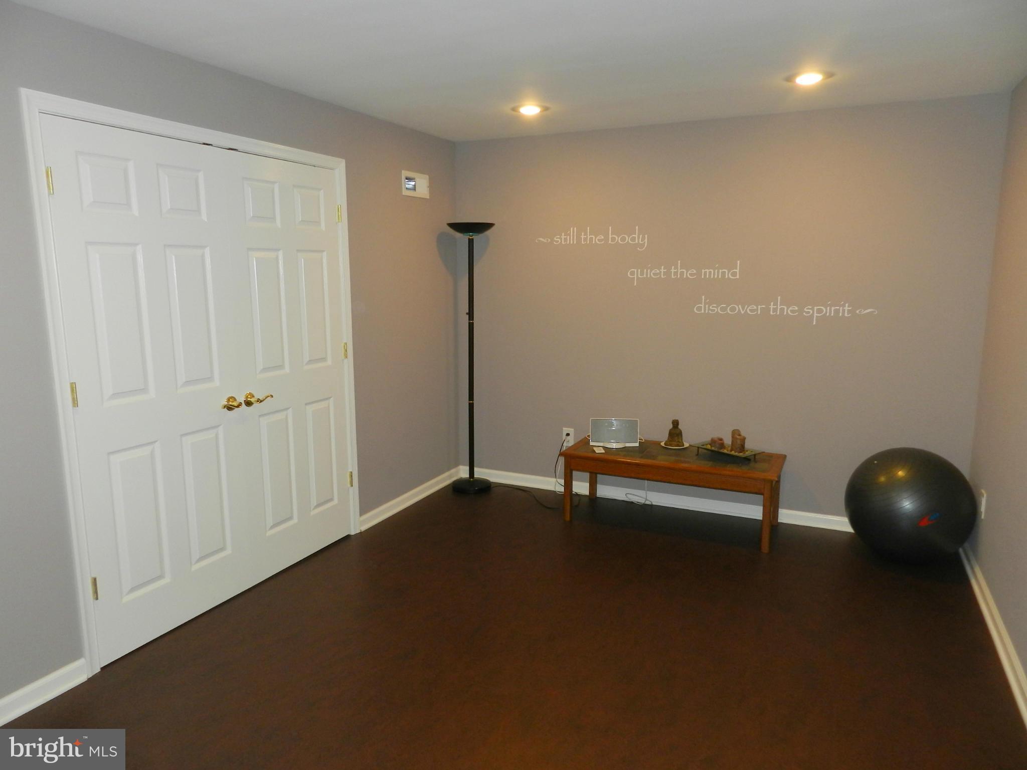 HUNTERS RUN - Residential