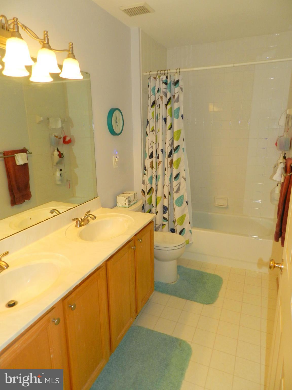 HUNTERS RUN - Residential