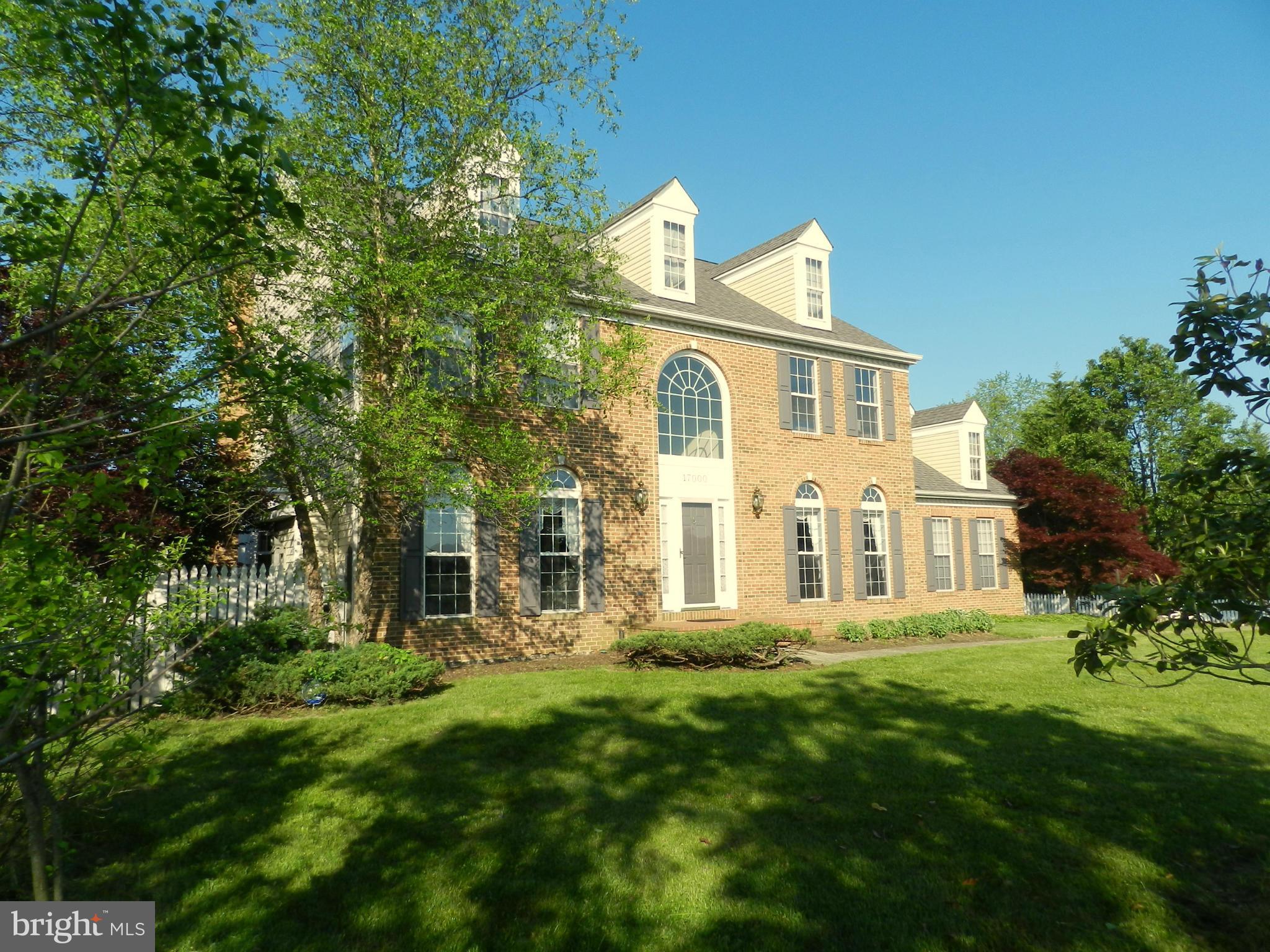 HUNTERS RUN - Residential