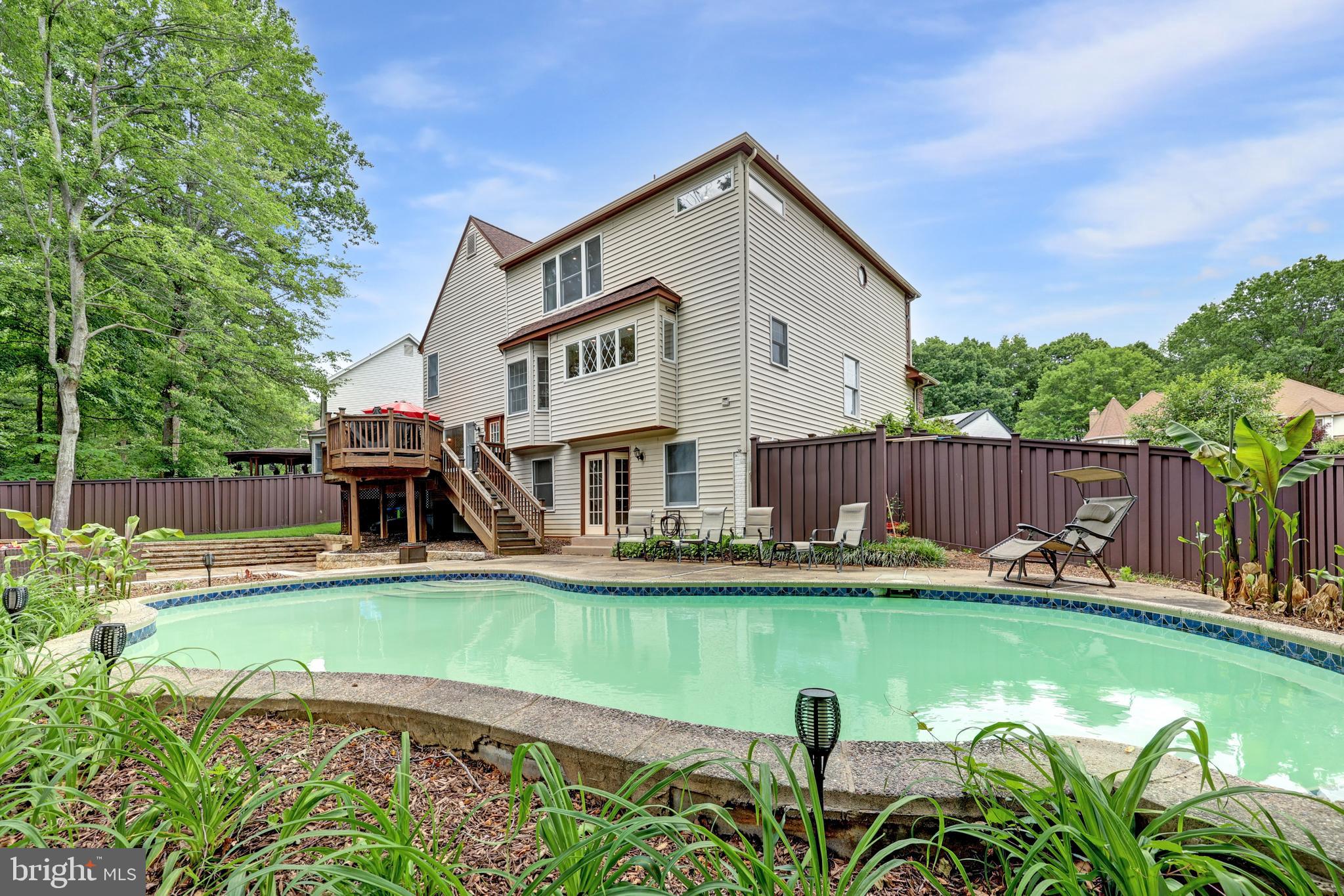 10217 GROVEWOOD WAY