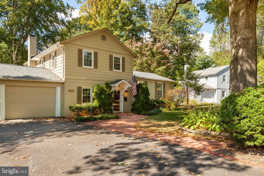 Open-concept 4 bd, 2.5 ba in cul-de-sac with recently updated Master Bath. Three back doors lead out to patio and beautiful fenced lot, great for family and entertaining. Close proximity to two parks, a pre-school, and a community pool. Large garage and basement for extra storage. Dogs accepted on case-by-case basis.