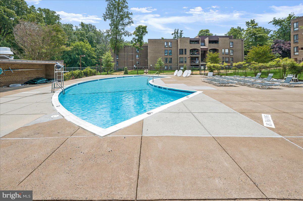 CHESTNUT GROVE - Residential Lease