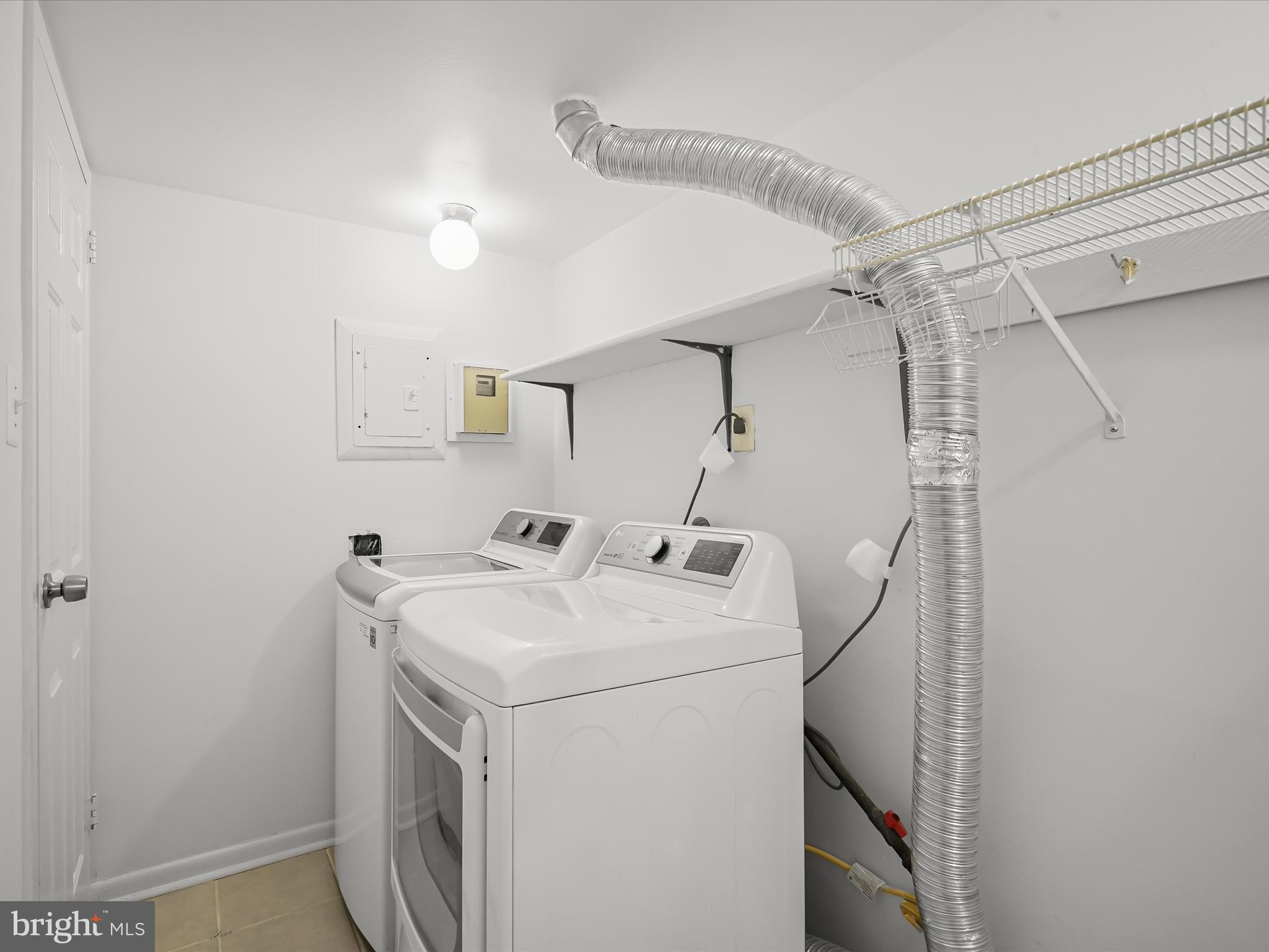 CHESTNUT GROVE - Residential Lease