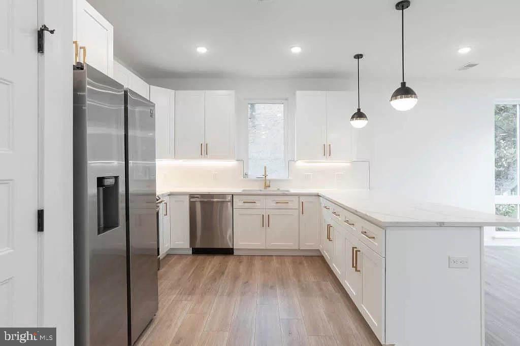 FAIRMOUNT - Residential Lease