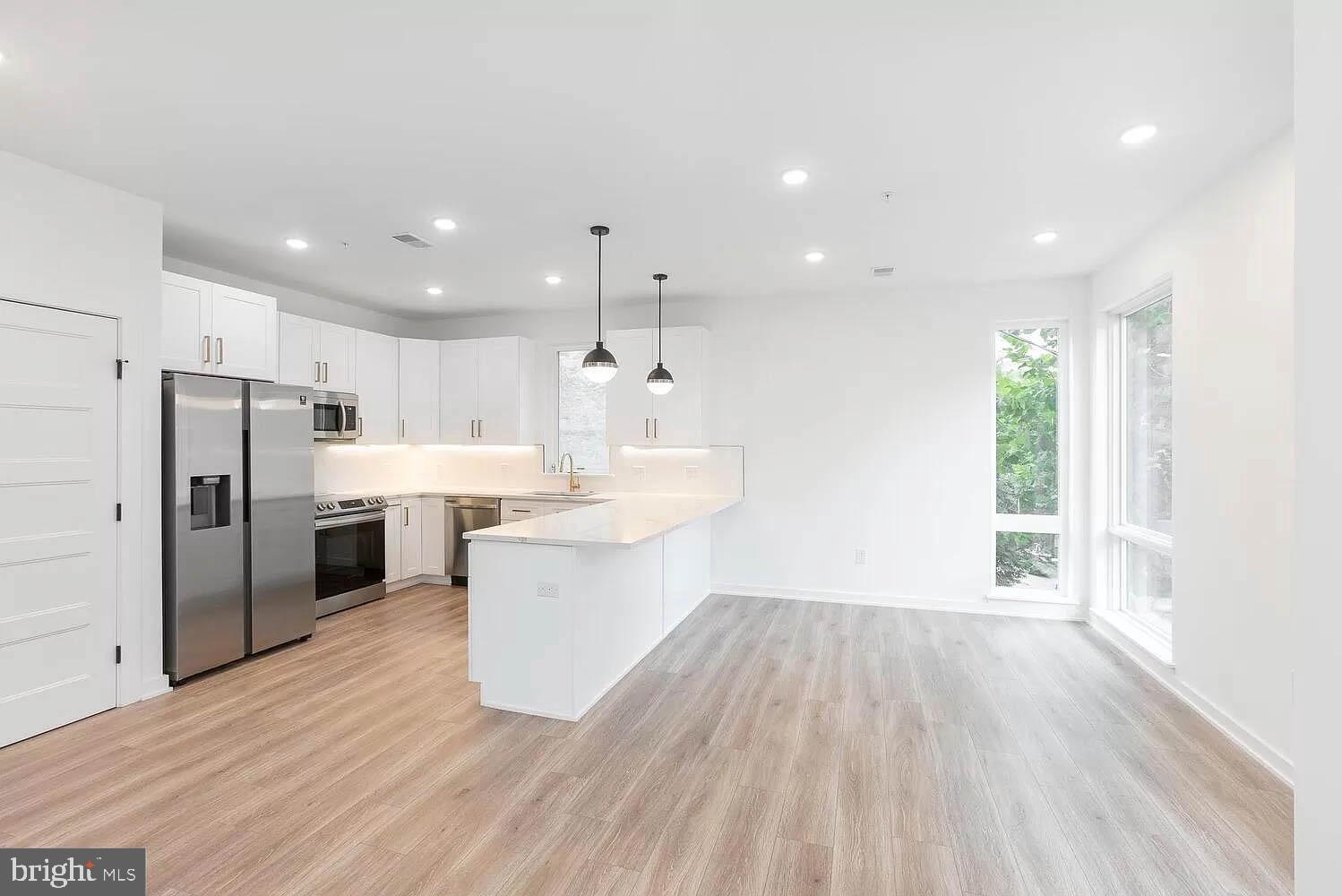 FAIRMOUNT - Residential Lease