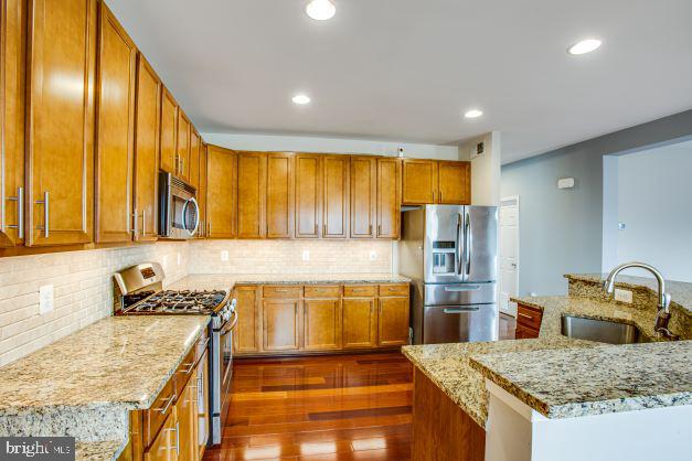 VILLAGE OF IDLEWILD - Residential Lease