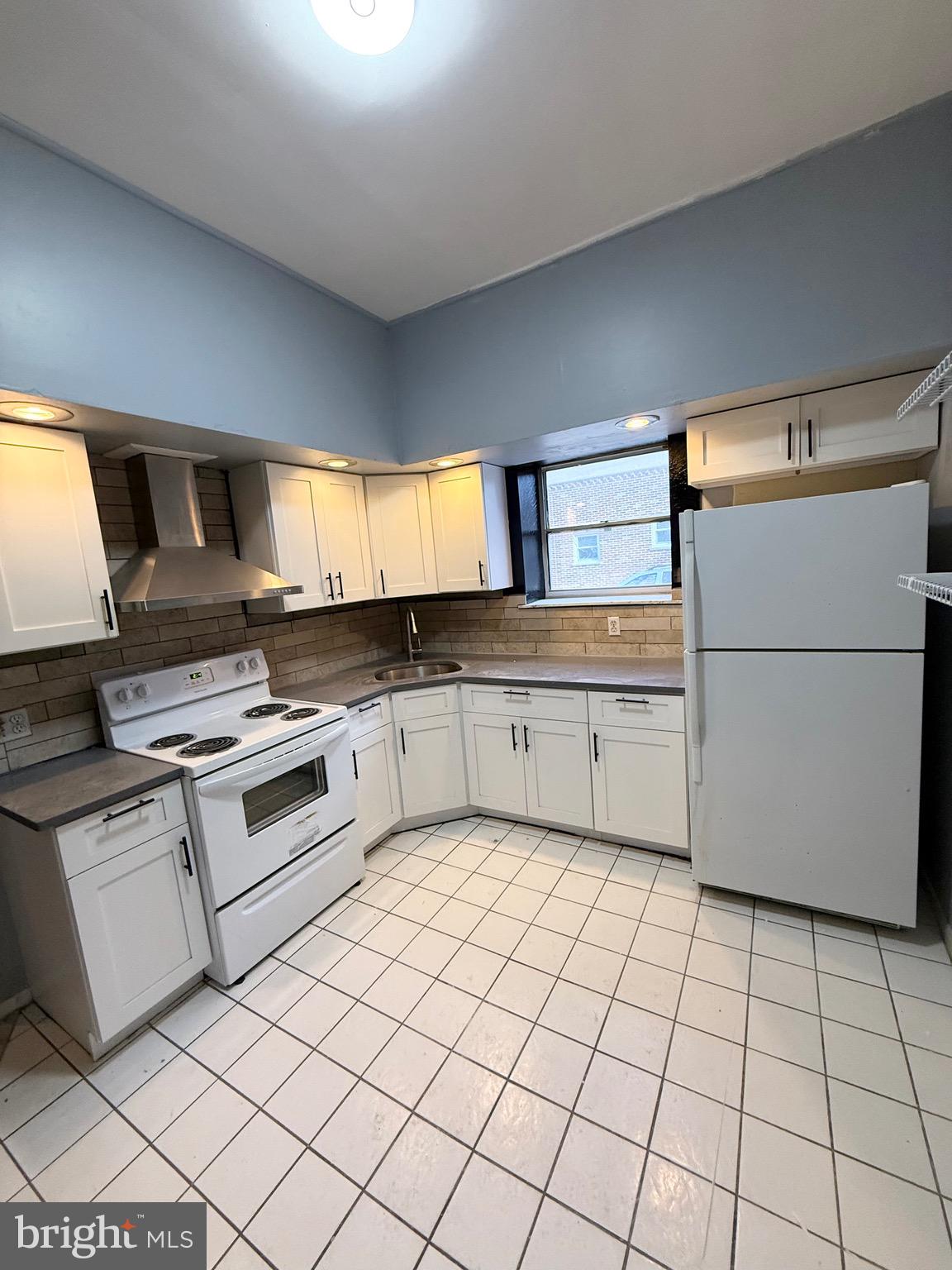 GIRARD ESTATES - Residential Income