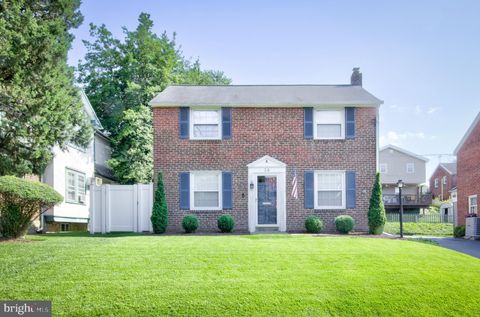 Photo of 38 Wayne Avenue, SPRINGFIELD, PA 19064 (MLS # PADE2118052)