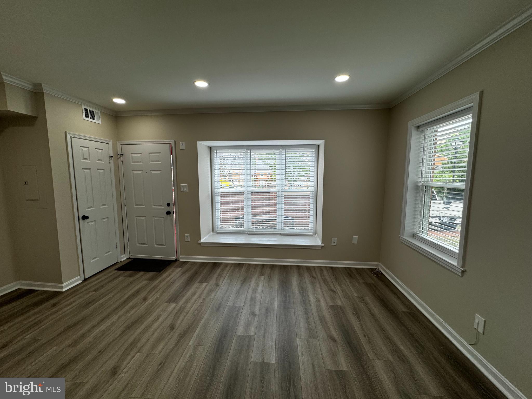 2518 FAIRFAX DRIVE A