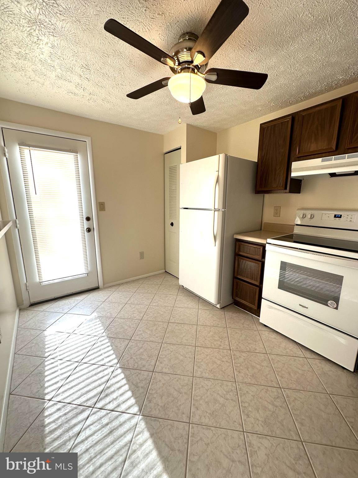 NEWINGTON COMMONS - Residential Lease