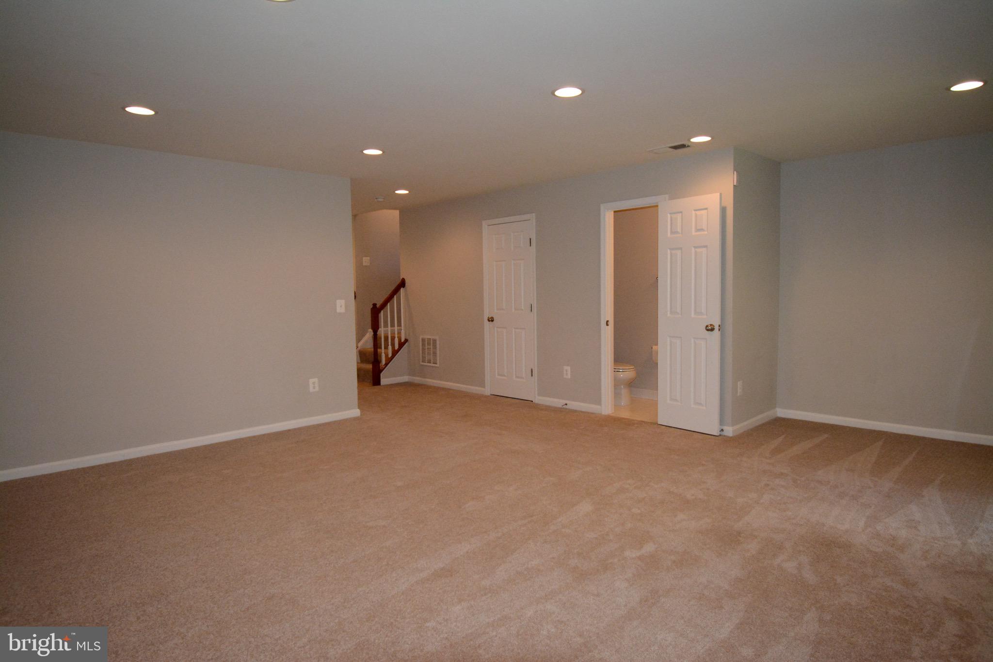 ALEXANDERS CHASE - Residential