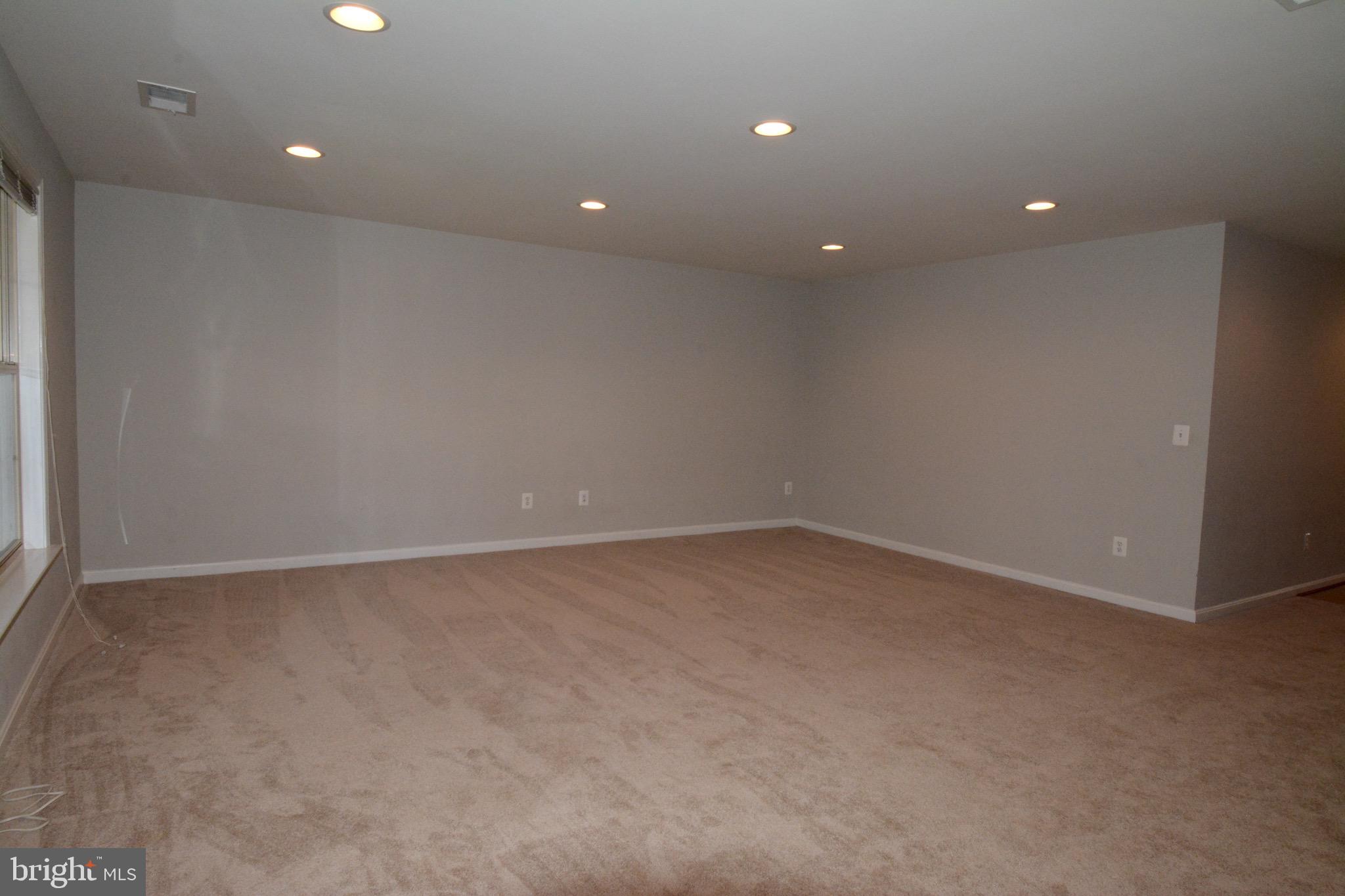 ALEXANDERS CHASE - Residential