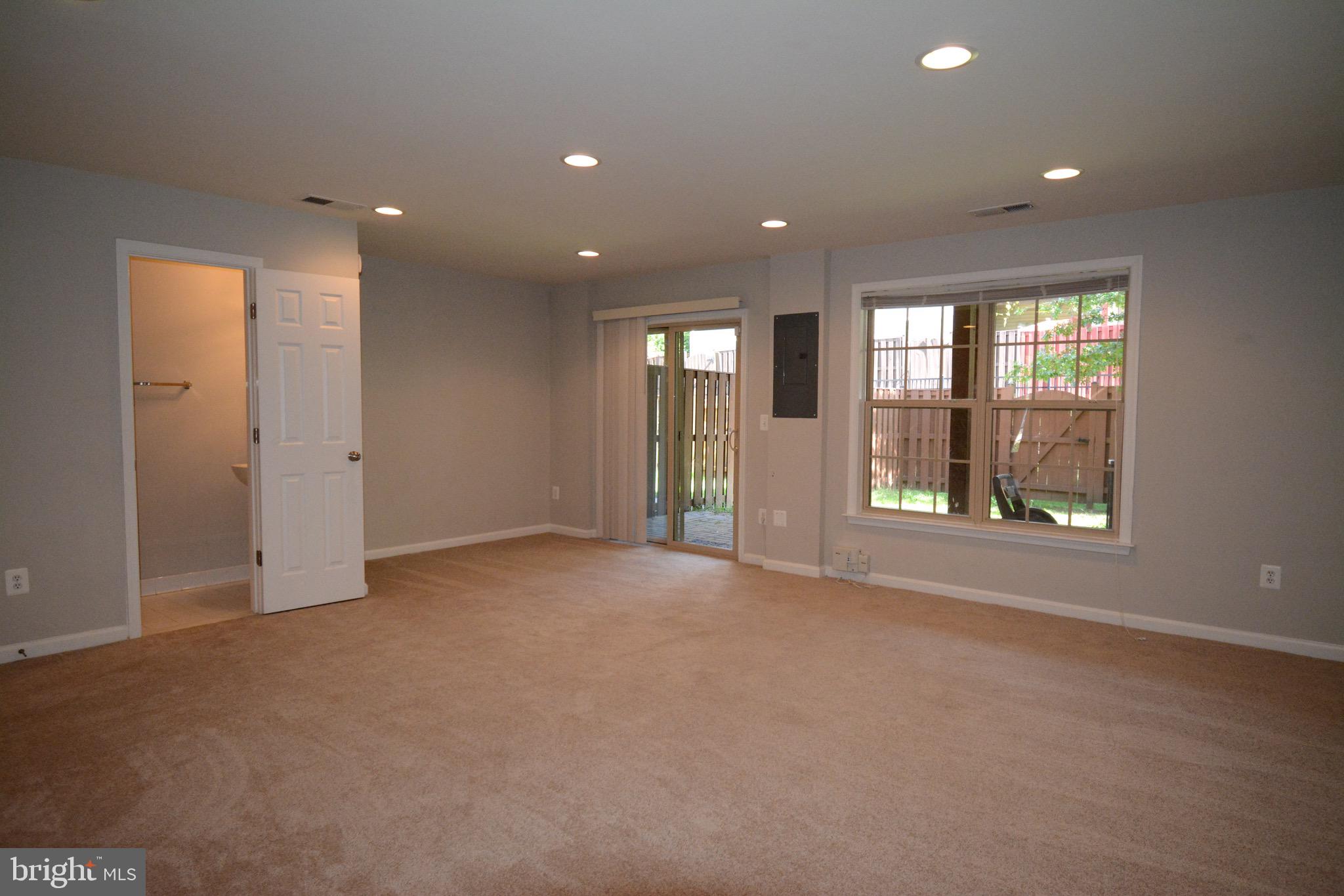 ALEXANDERS CHASE - Residential