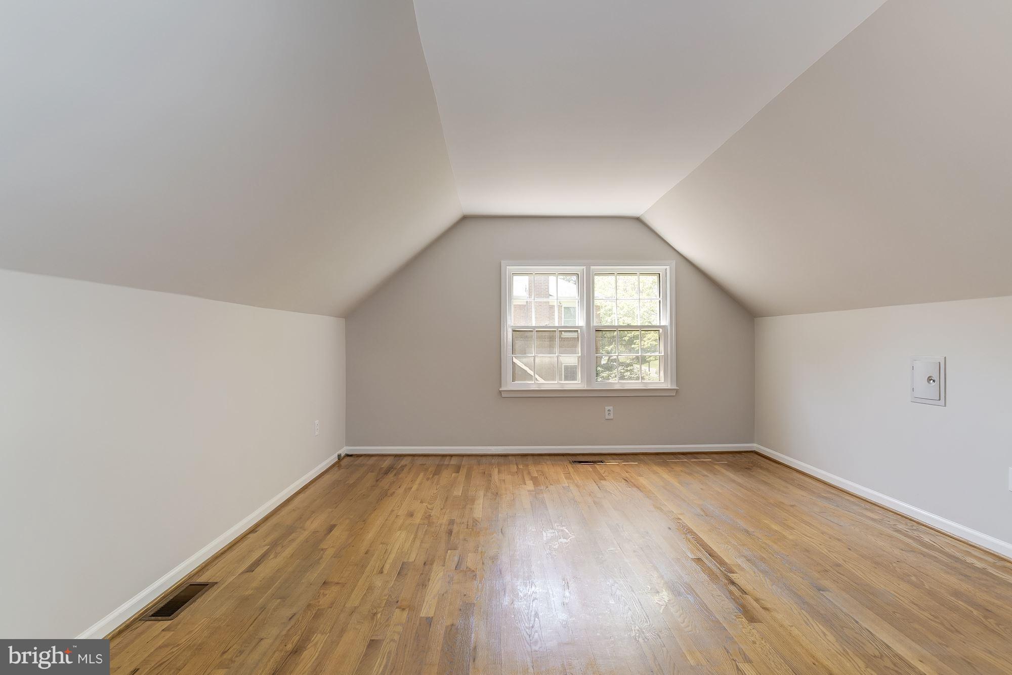 COUNTRY PLACE - Residential