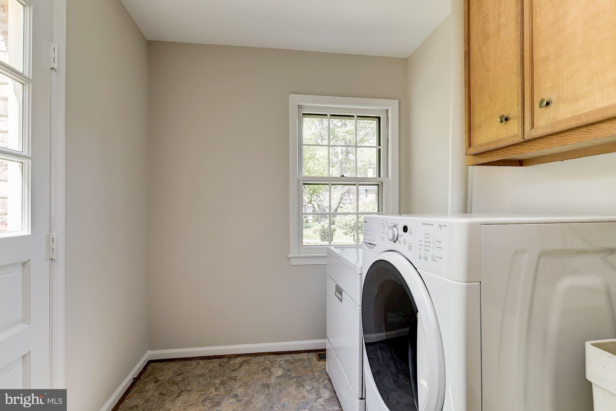 COUNTRY PLACE - Residential